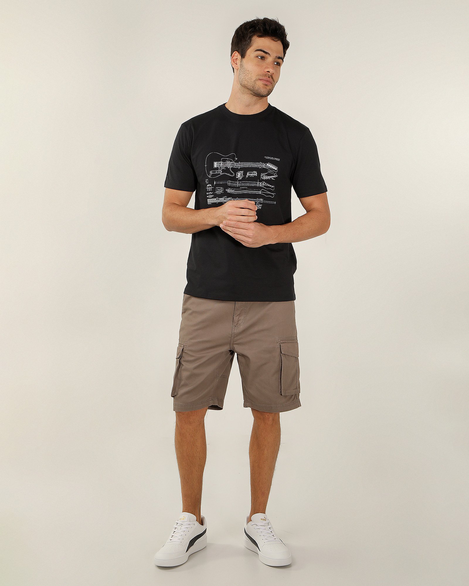 Bermuda sarja masculina cargo com cinto de fivela - Marrom Claro | Pool Jeans