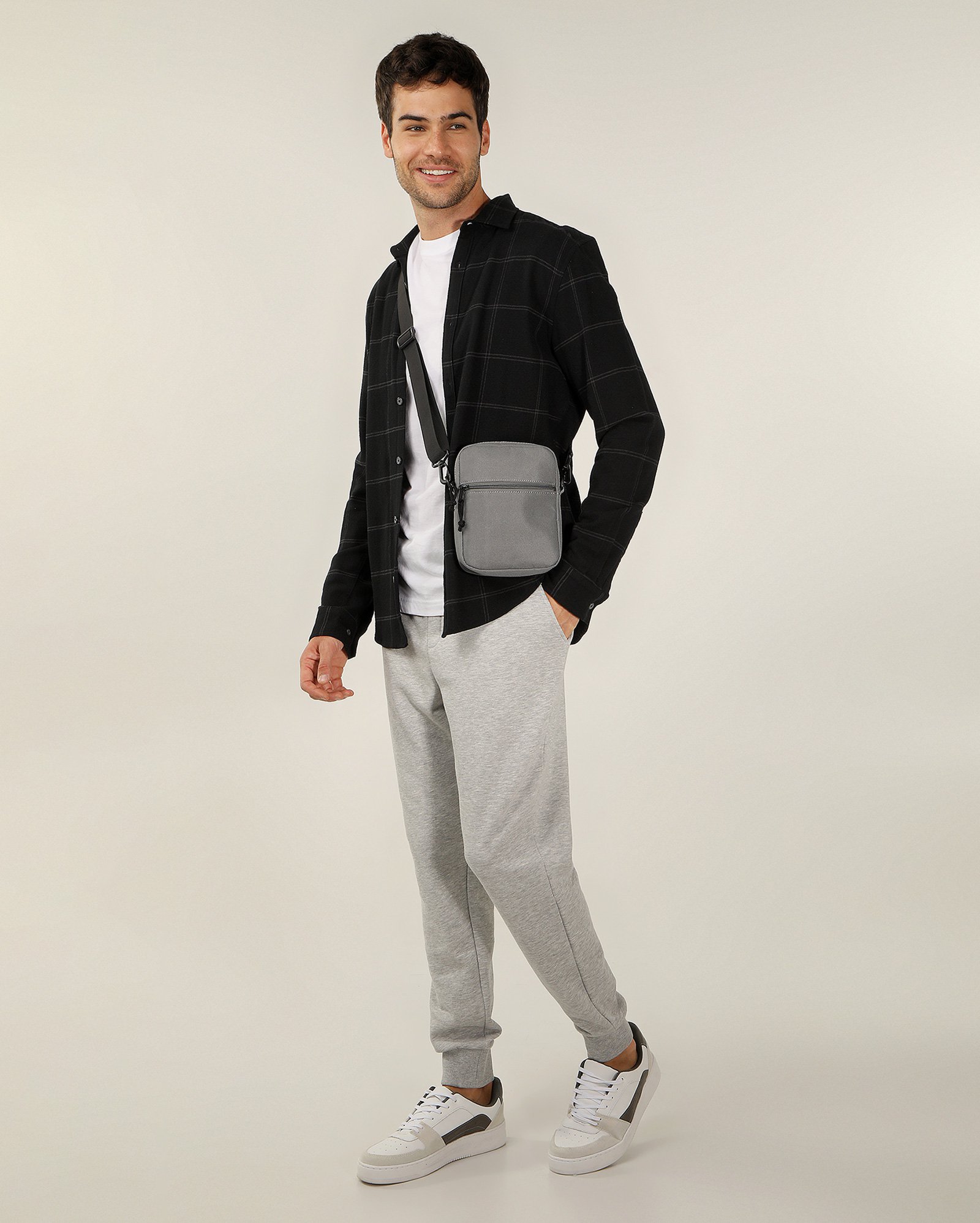 Calça de moletom masculina jogger com felpa cós elástico - Cinza Claro | Pool Basics