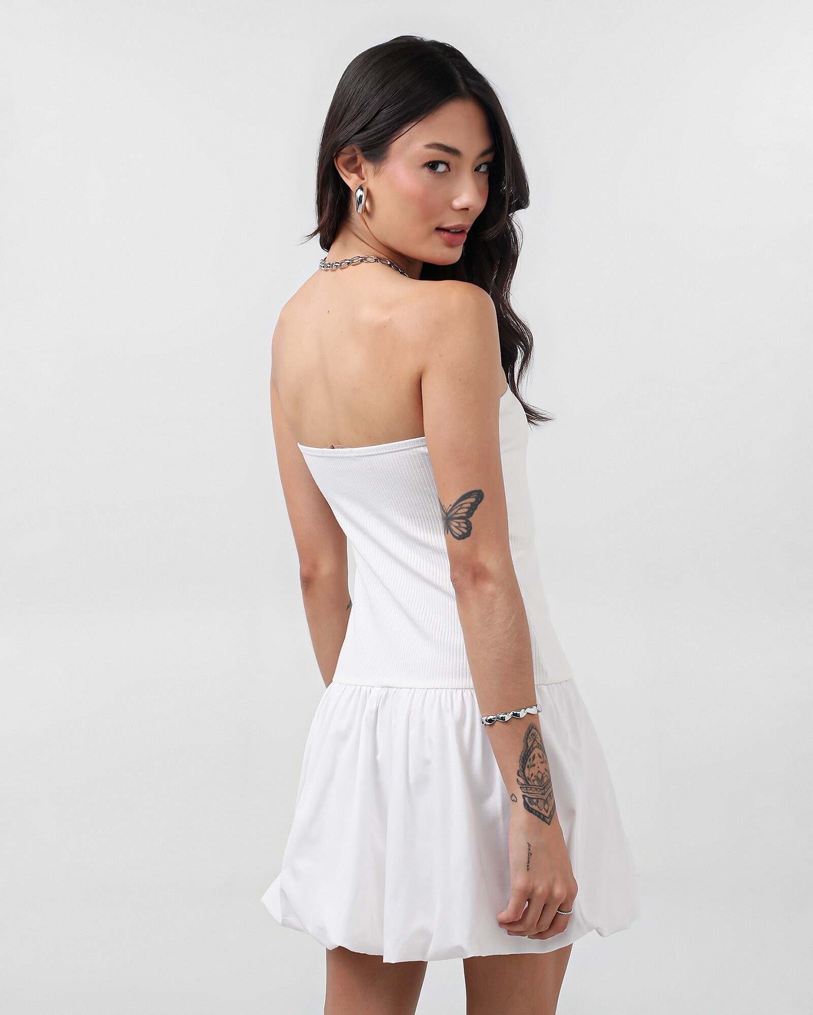 Vestido curto balonê sem alça branco | Pool — foto 3