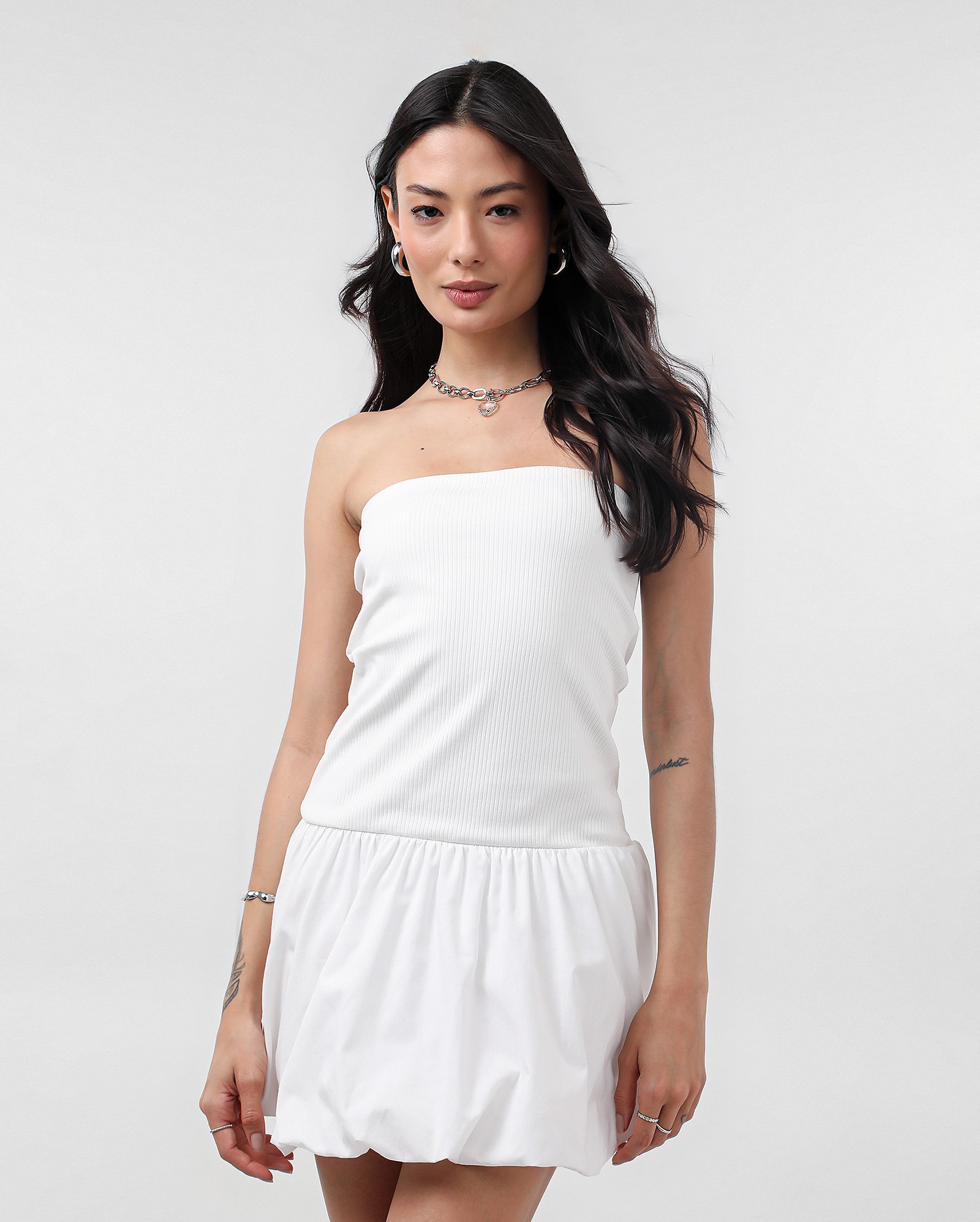 Vestido curto balonê sem alça branco | Pool — foto 2