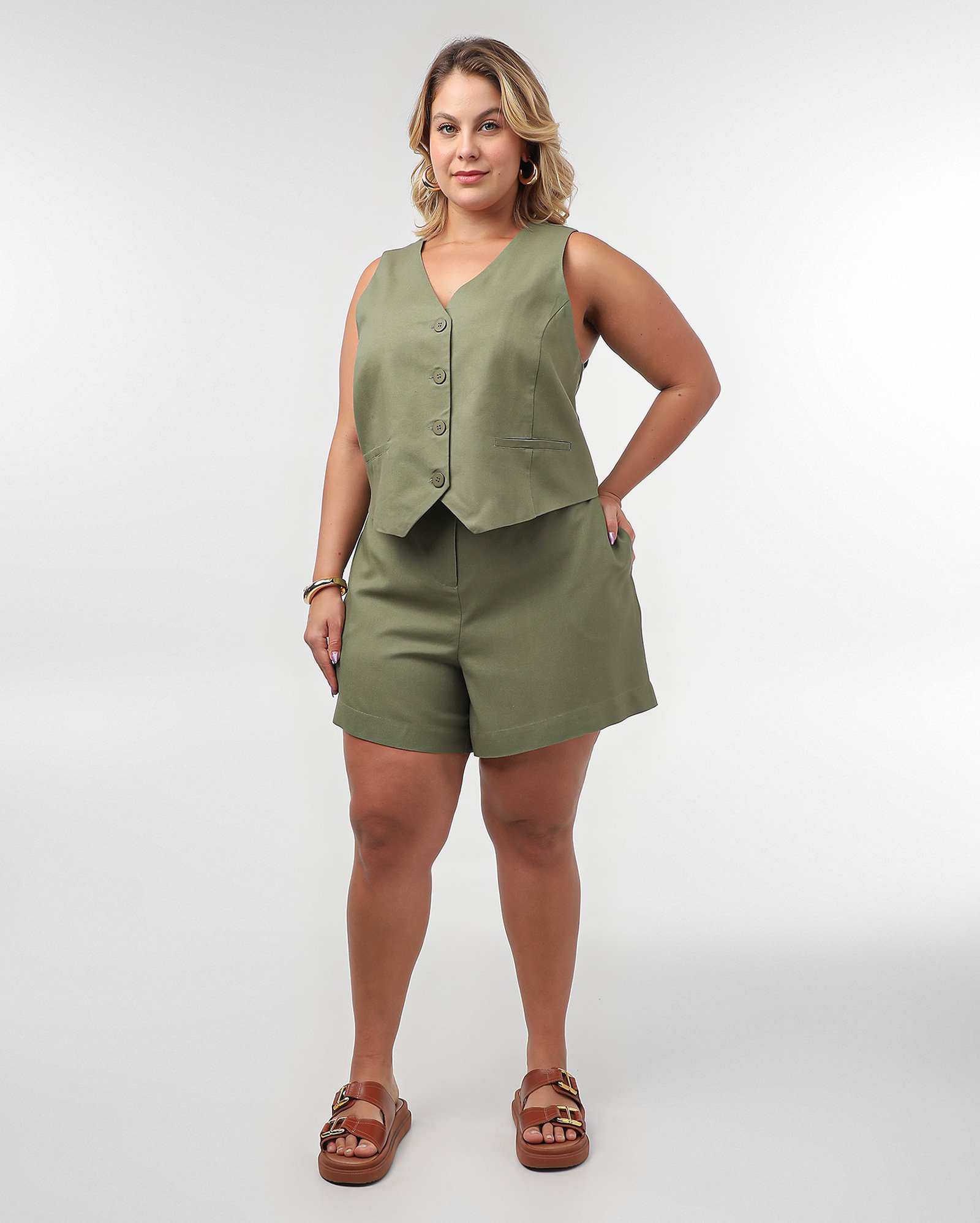 Colete plus size feminino em viscolinho verde | AK Plus by Riachuelo