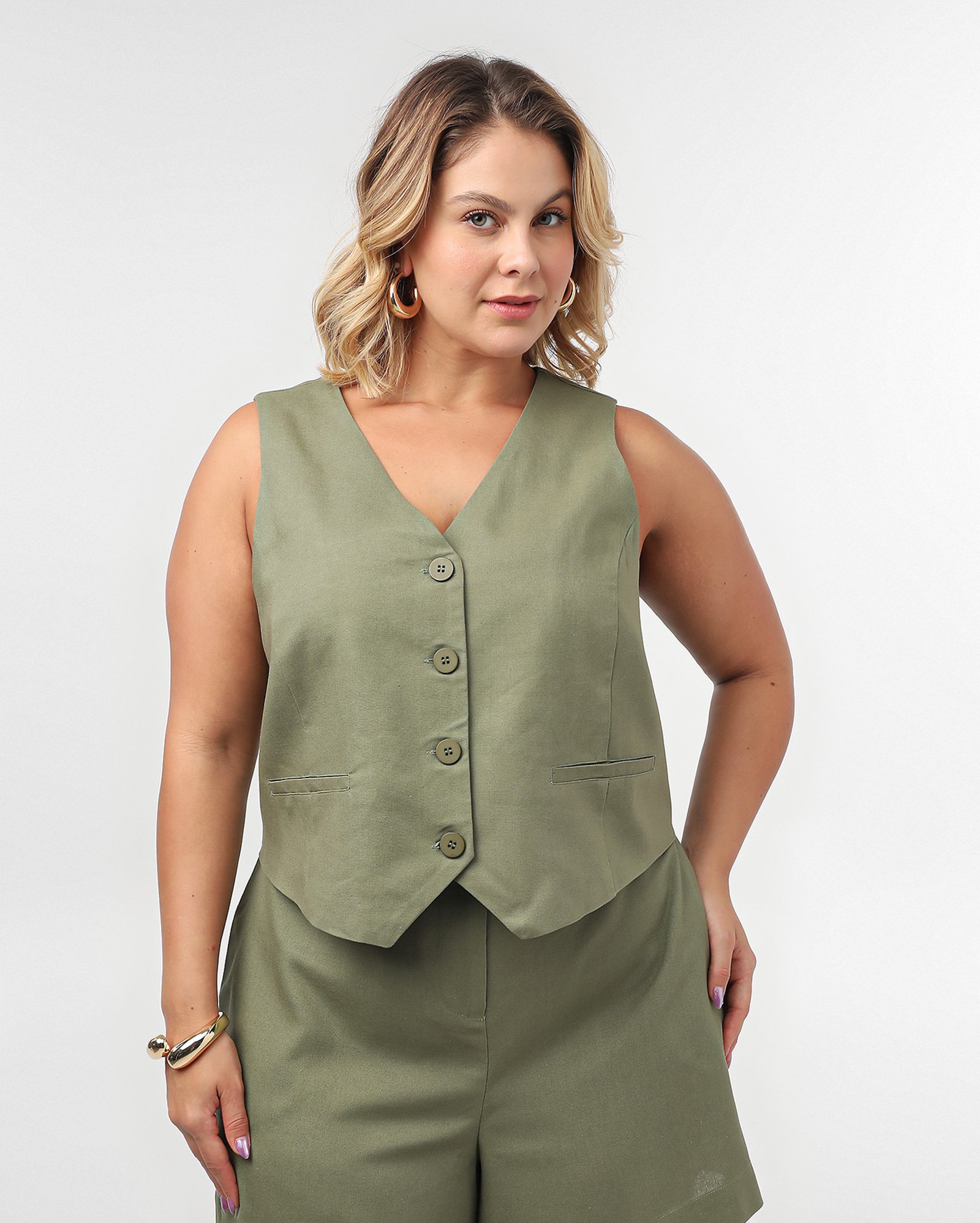 Colete plus size feminino em viscolinho verde | AK Plus by Riachuelo