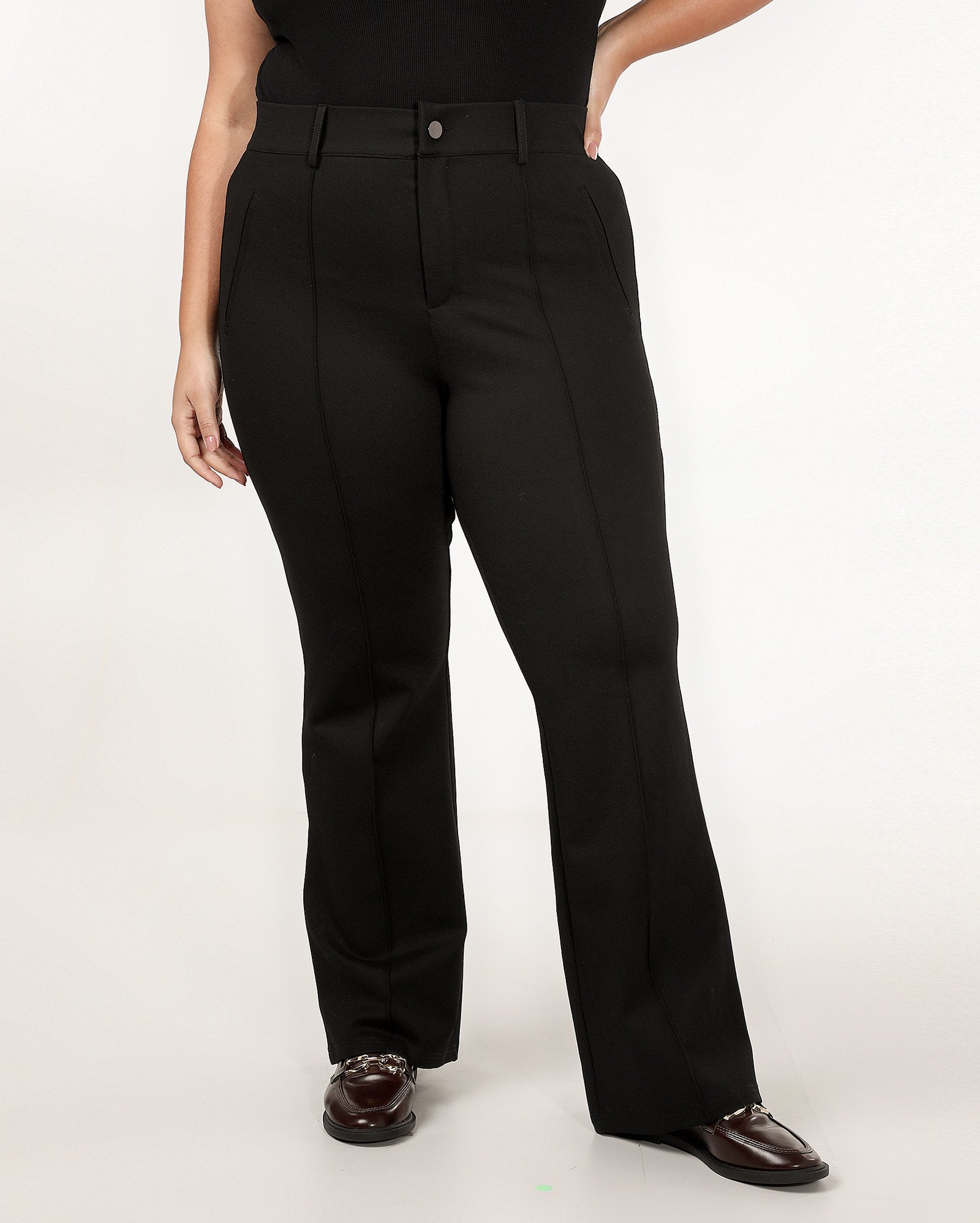 Calça plus size feminina reta alfaiatada preta | AK Plus by Riachuelo