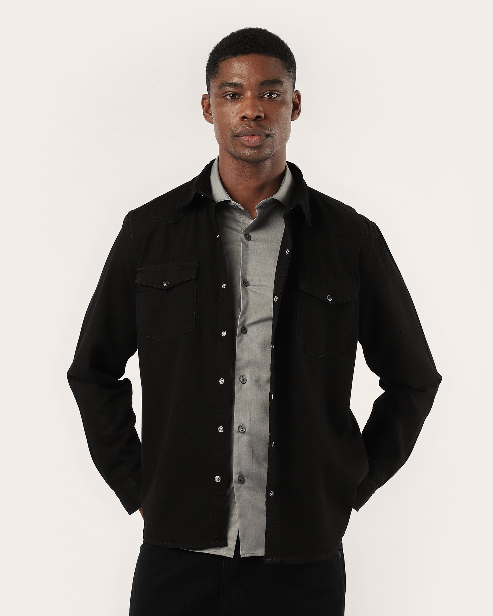 Camisa jeans masculina regular western com bolsos - Jeans Black Escuro | Pool Jeans