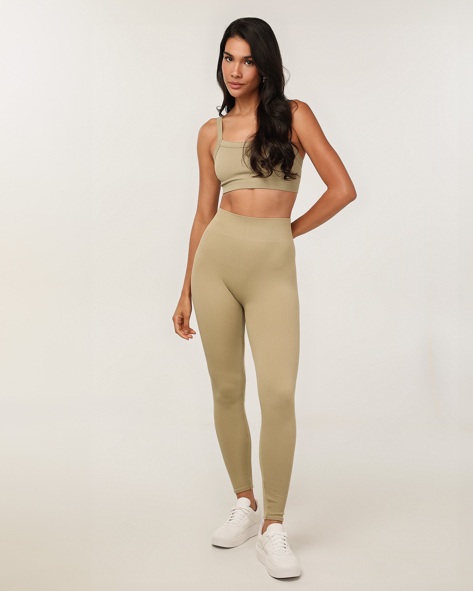 Calça legging de poliamida canelada Aninha sem costura - Verde Musgo | Pool Basics