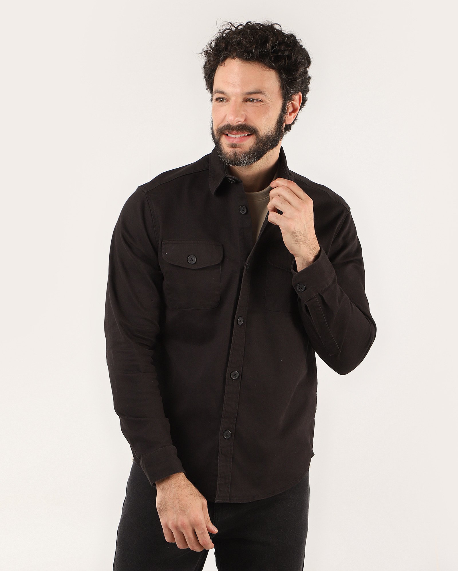 Overshirt masculina regular manga longa com bolsos - Preto | Original
