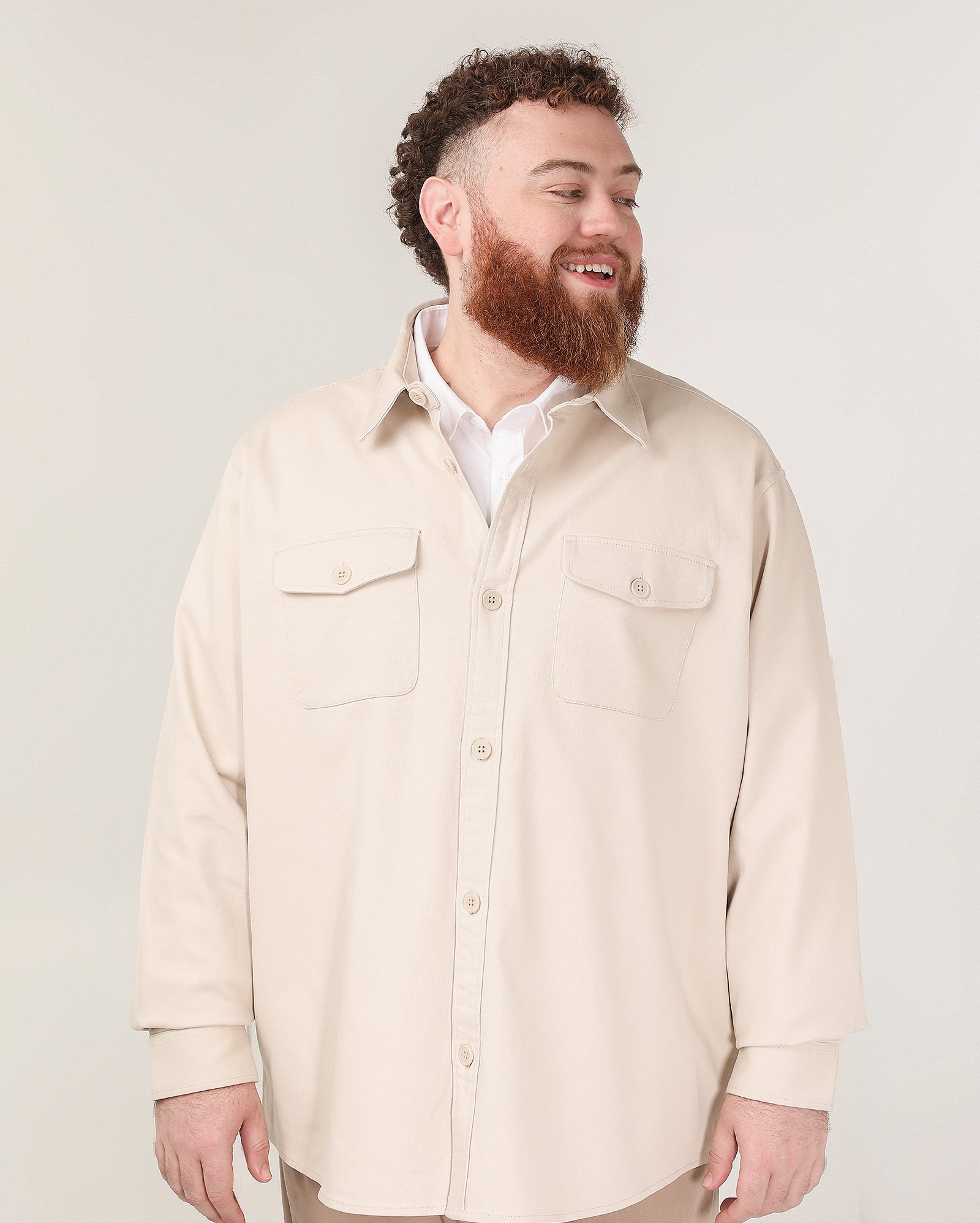 Overshirt plus size masculina bolsos frontais - Bege Claro | Original Plus by Riachuelo