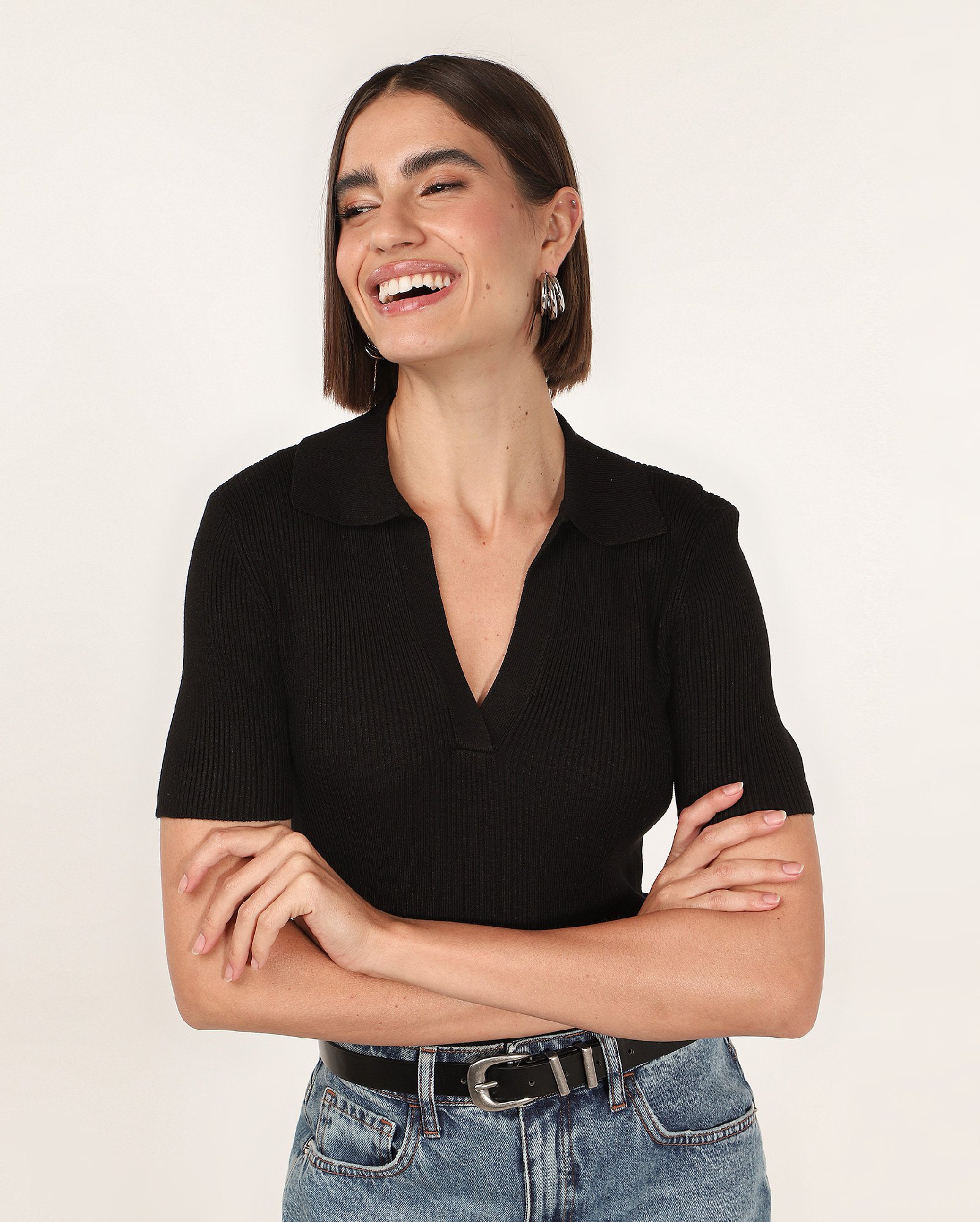 Camisa polo feminina em tricot canelado - Preto