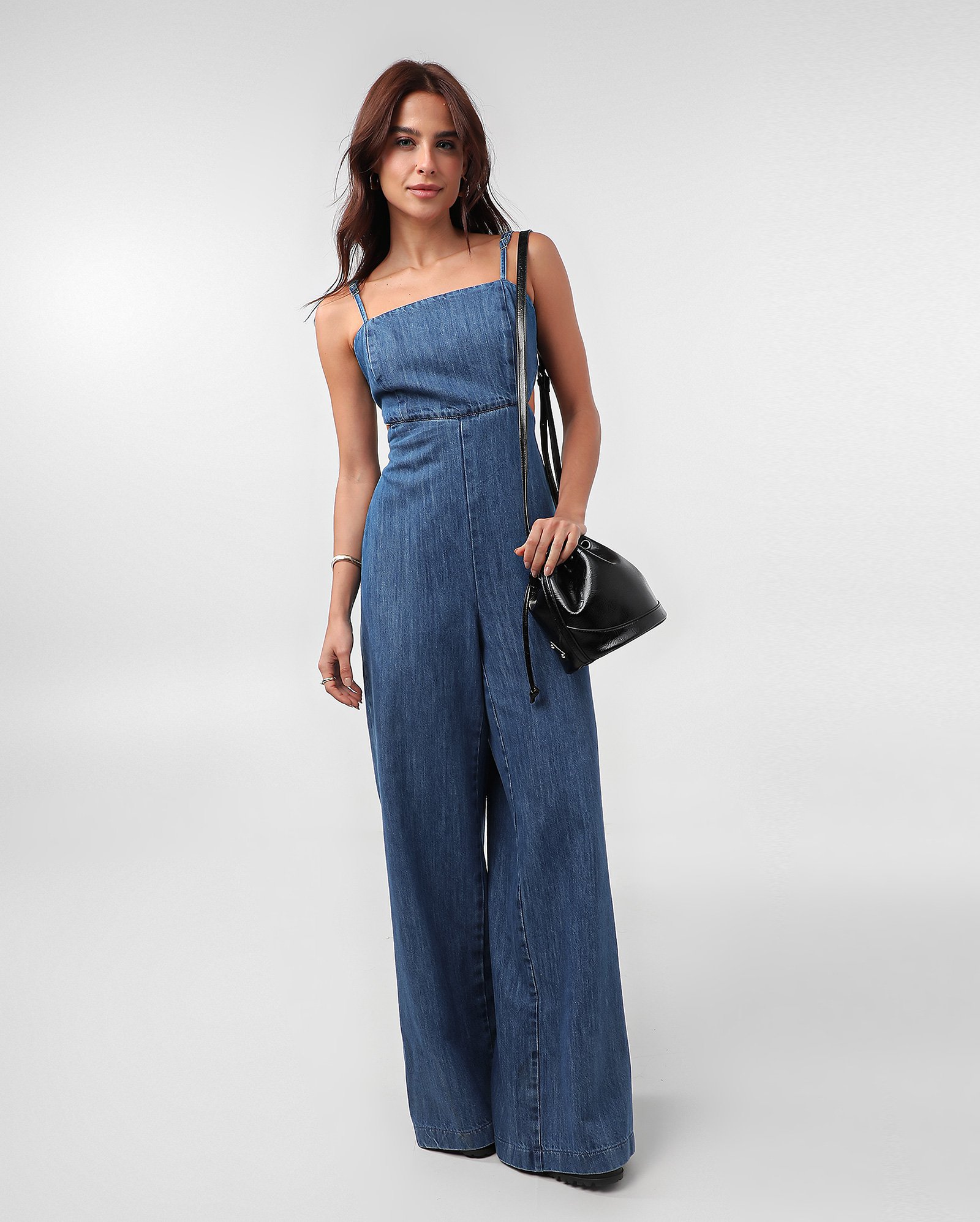 Macacão jeans feminino com amarração posterior denim escuro | Pool Jeans