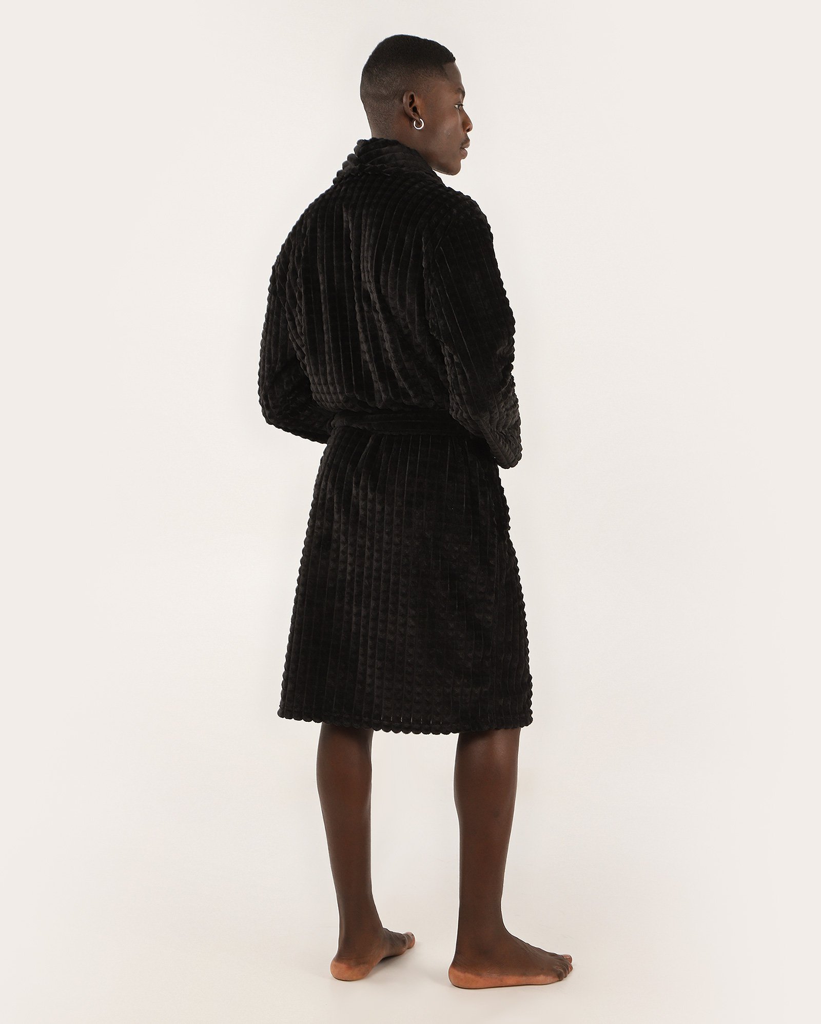 Robe masculino em fleece texturizado com bolsos preto | Riachuelo