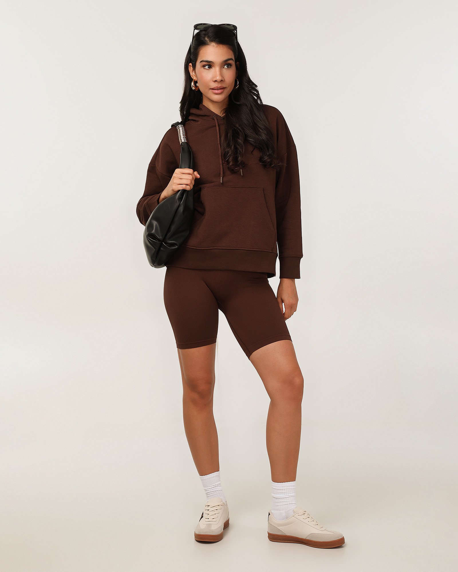 Blusa de moletom feminina canguru com felpa e capuz lisa - Marrom | Pool Basics