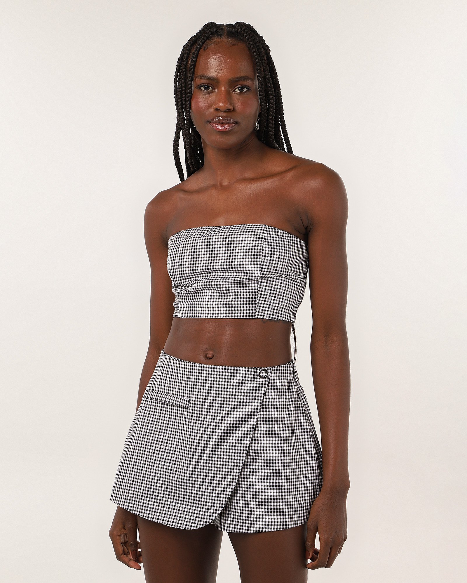 Top strapless xadrez vichy com lastex branco | Pool — foto 4