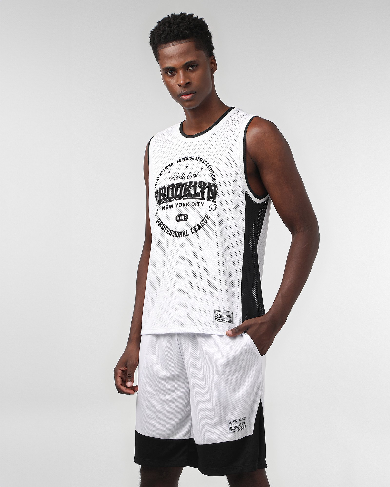 Bermuda esportiva masculina basquete faixa lateral - Branco | BodyWork by Riachuelo