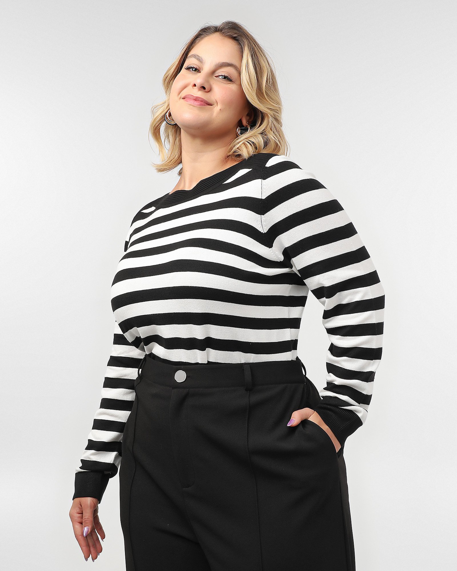 Suéter plus size feminino tricot listrado - Preto | AK Plus