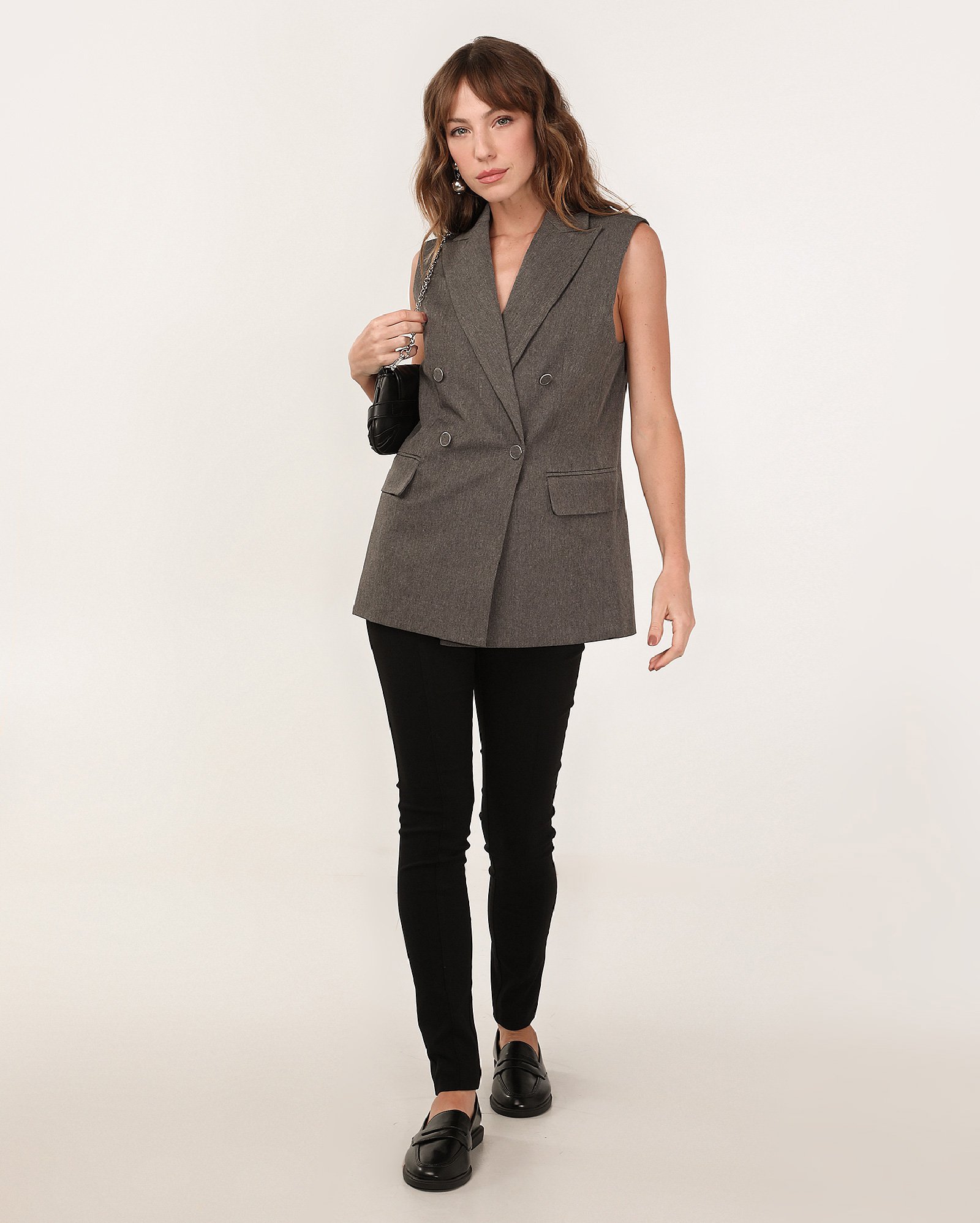 Calça feminina reta em malha com zíper preta