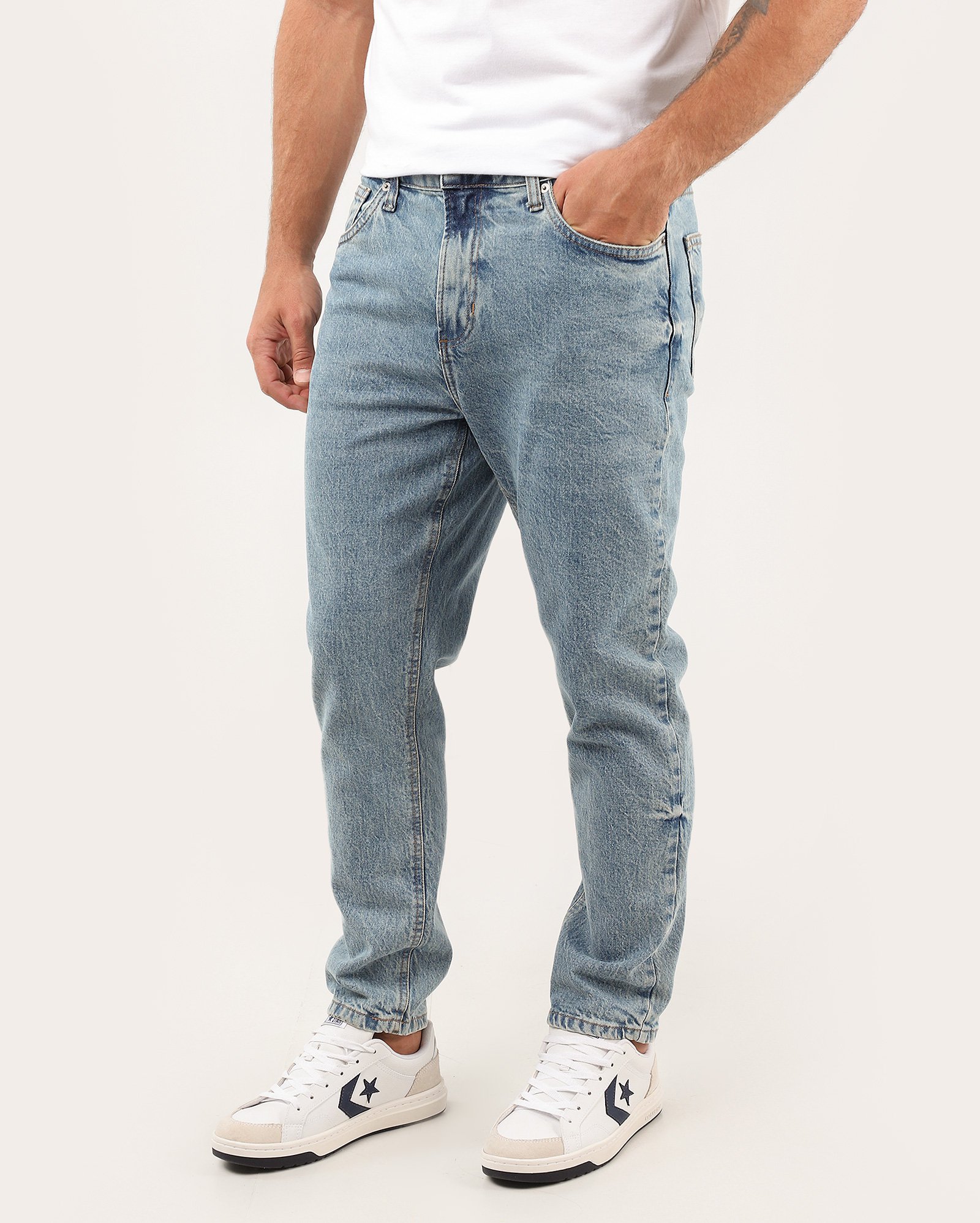 Calça jeans masculina tapered com bolsos denim médio | Pool Jeans