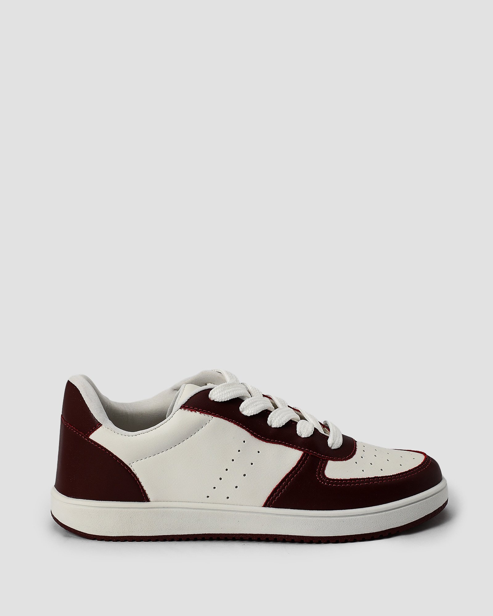 Tênis feminino street com recortes pespontado branco | Riachuelo