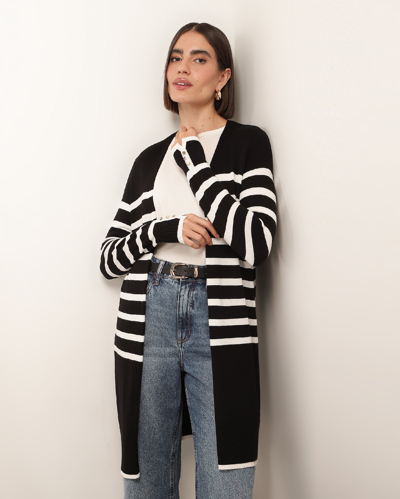 Cardigan feminino alongado em tricot listrado - Preto | AK by Riachuelo