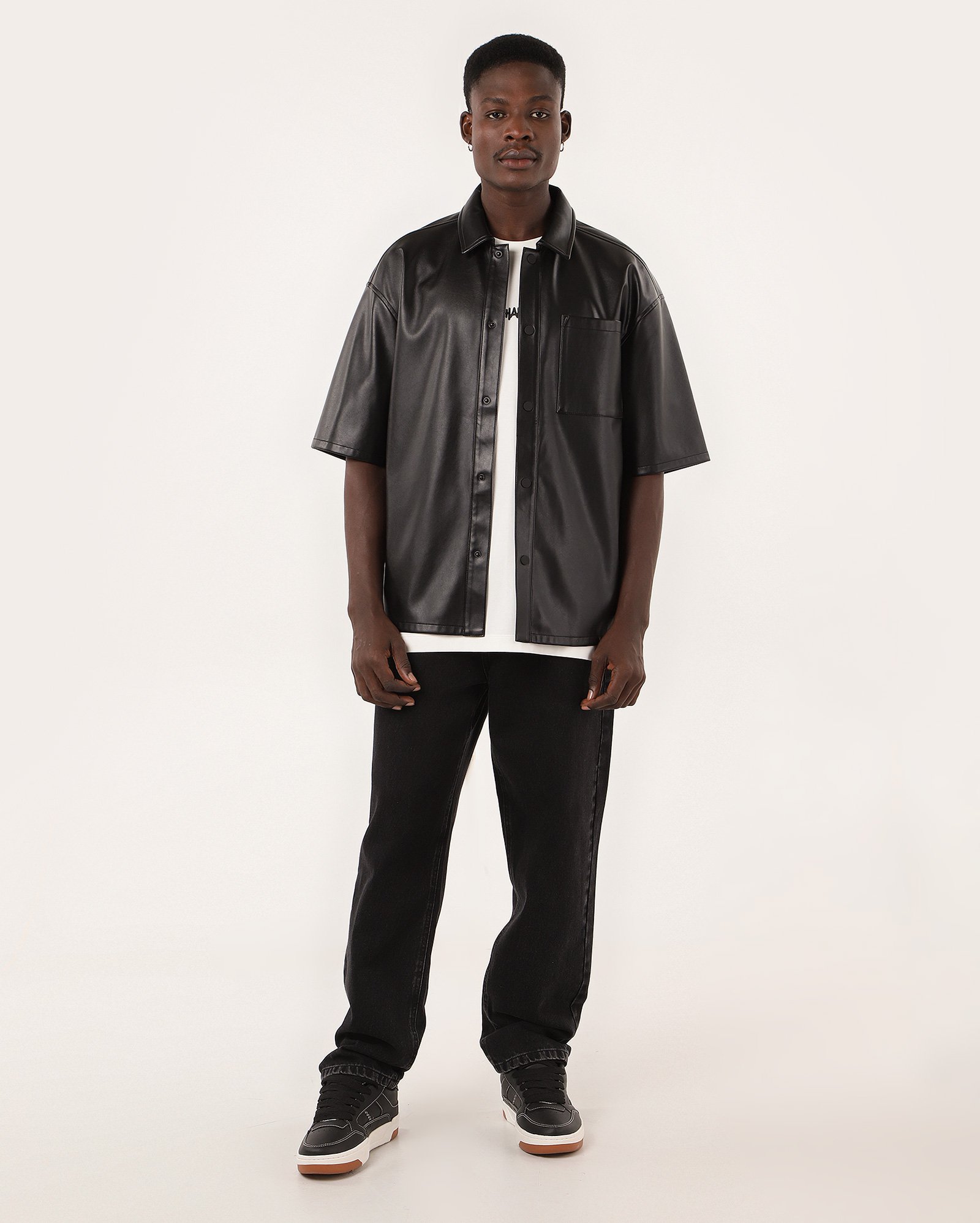 Camisa masculina de poliuretano com bolso preta | Pool