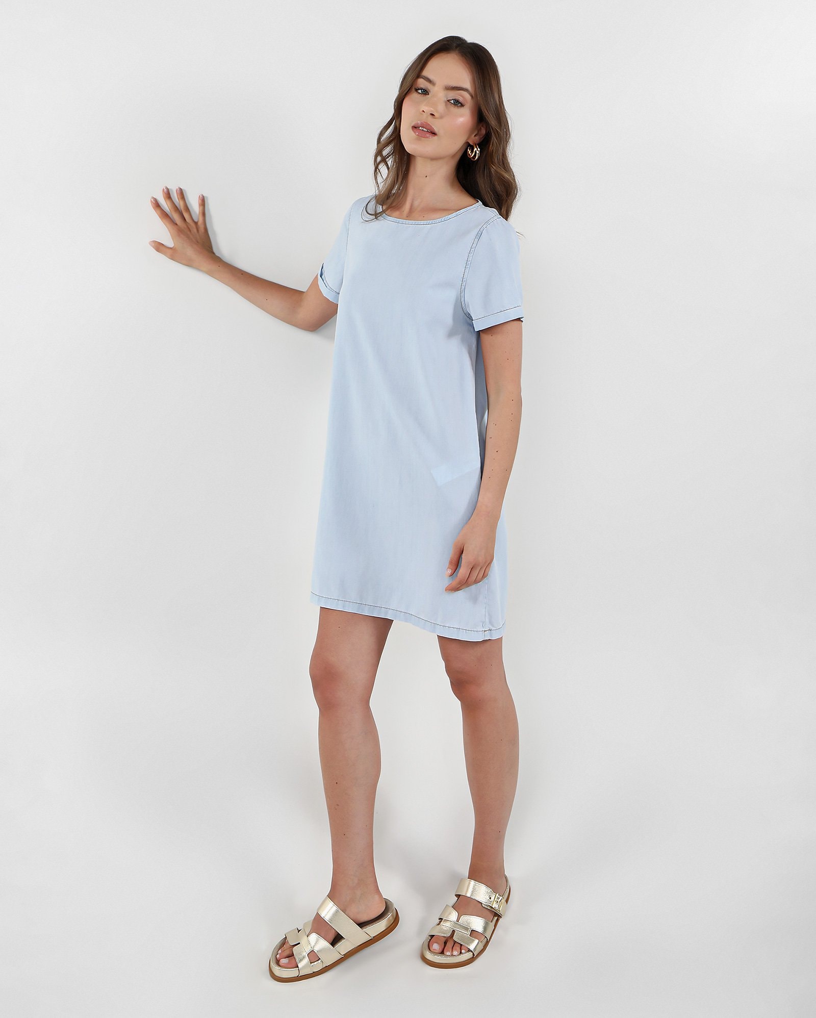 Vestido jeans curto reto manga curta - Jeans Claro | Pool Jeans — foto 4