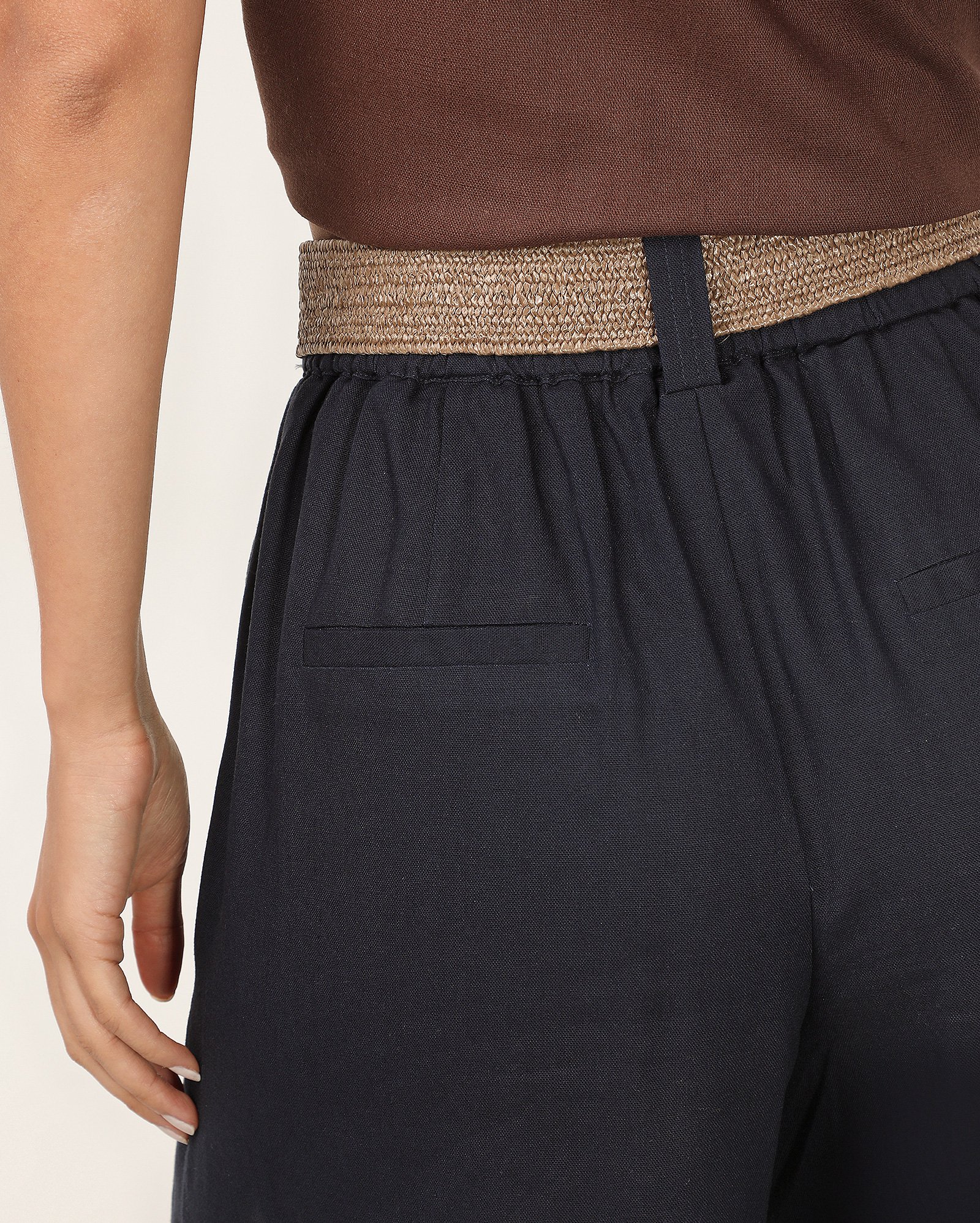 Short feminino em viscolinho com cinto - azul — foto 5