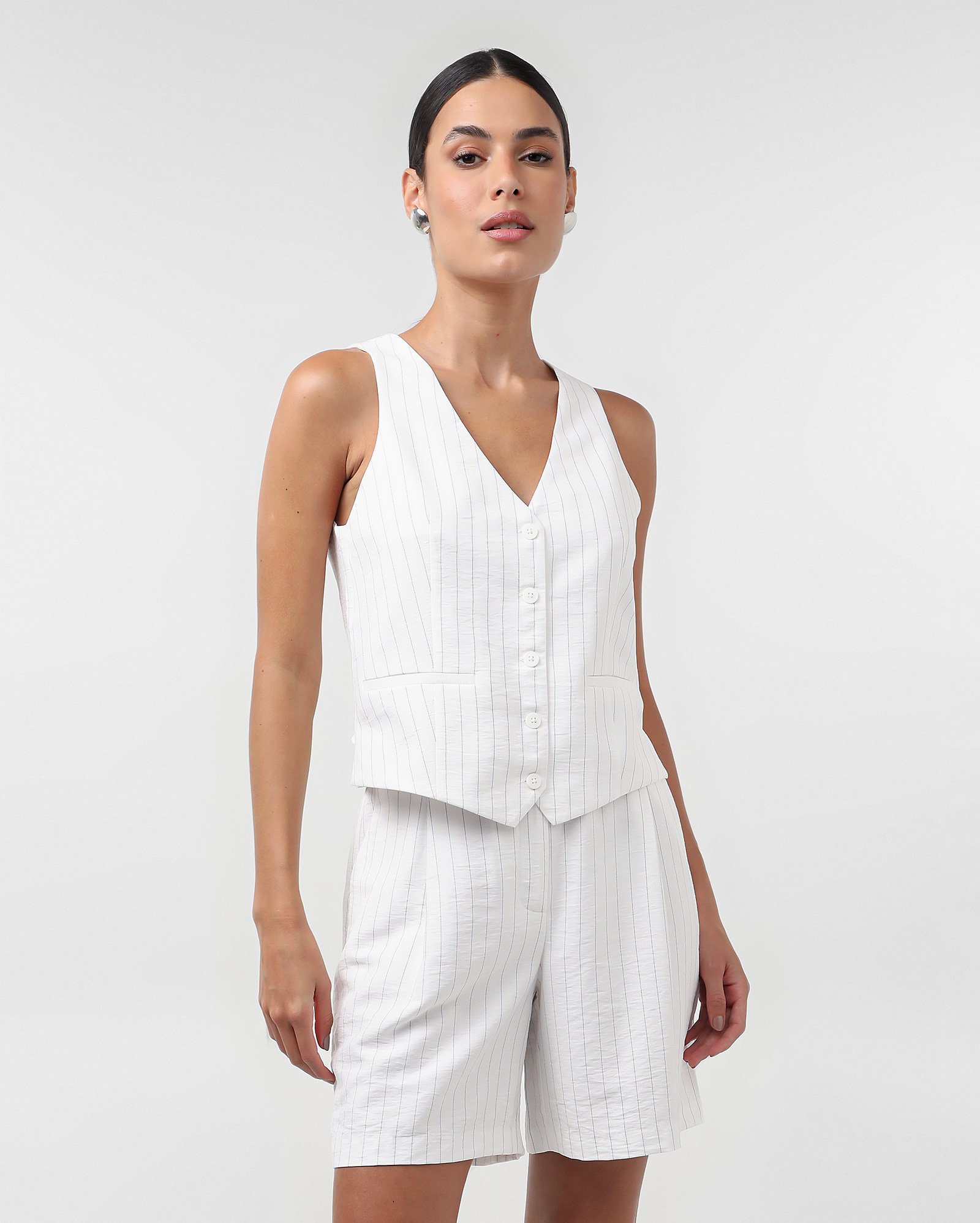 Short feminino com cinto listrado branco | AK by Riachuelo