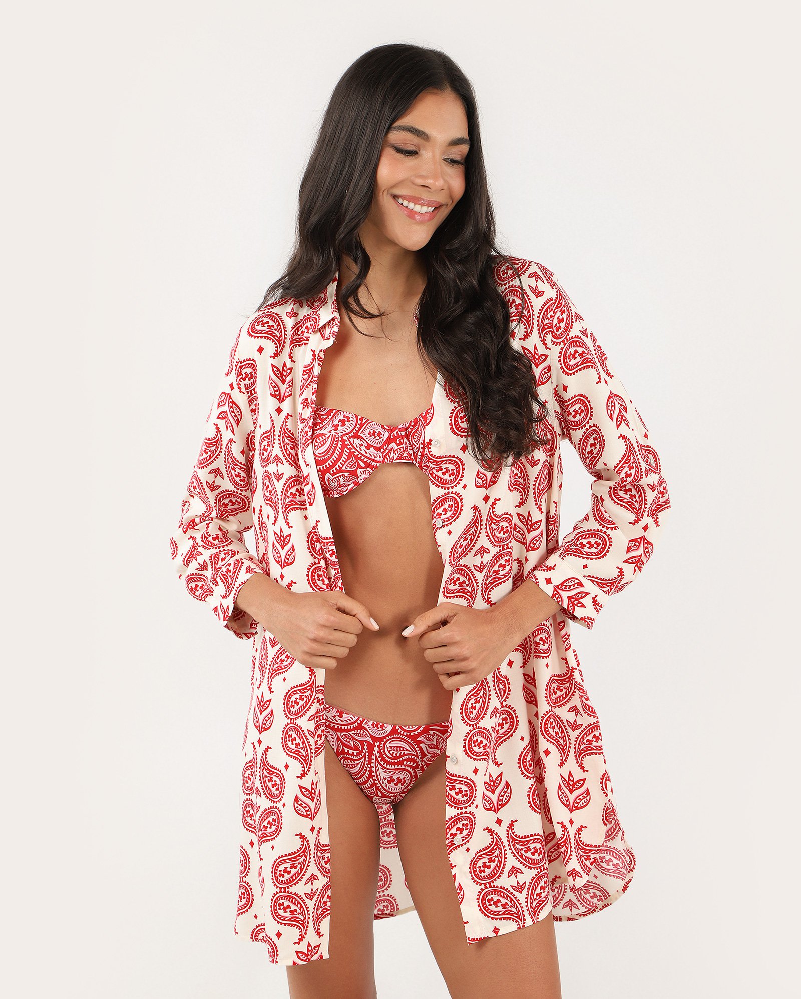 Saída de praia chemise curta em viscose paisley bege | Dript by Riachuelo