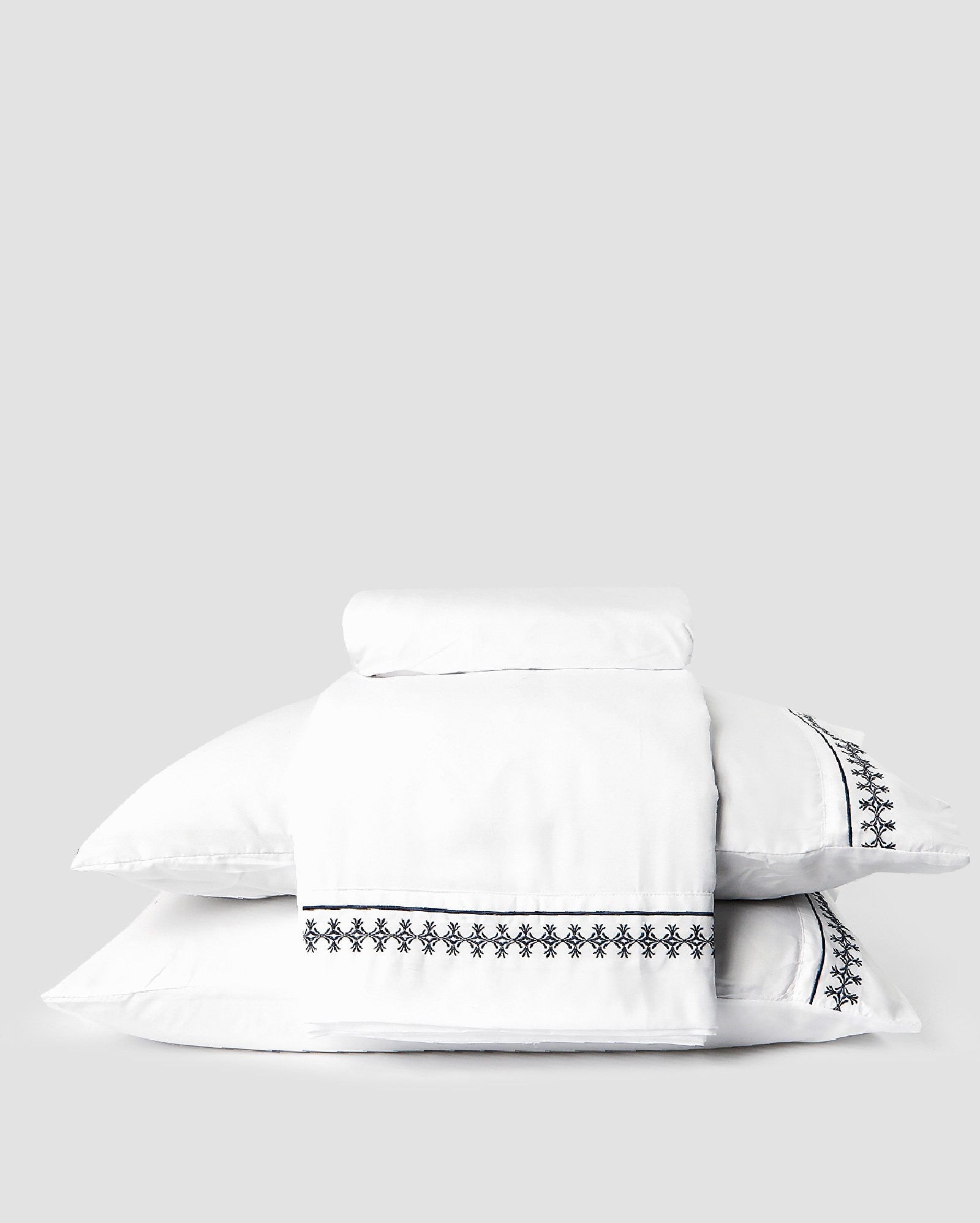 Jogo de cama microfibra bordado Lili branco - CASAL Branco | Casa Riachuelo