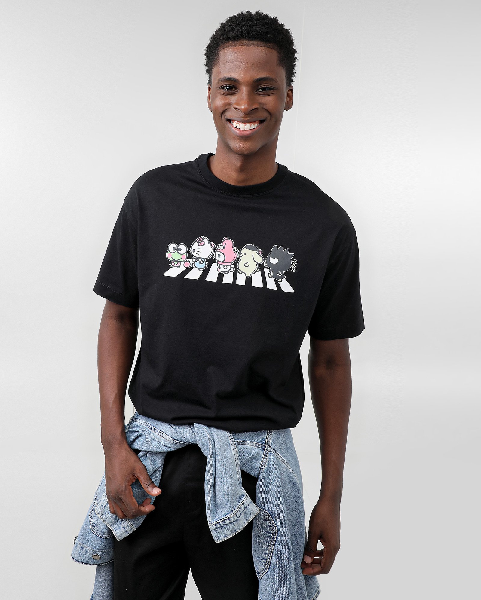 Riachuelo Camiseta Hello Kitty Abbey Road Preta Fanlab