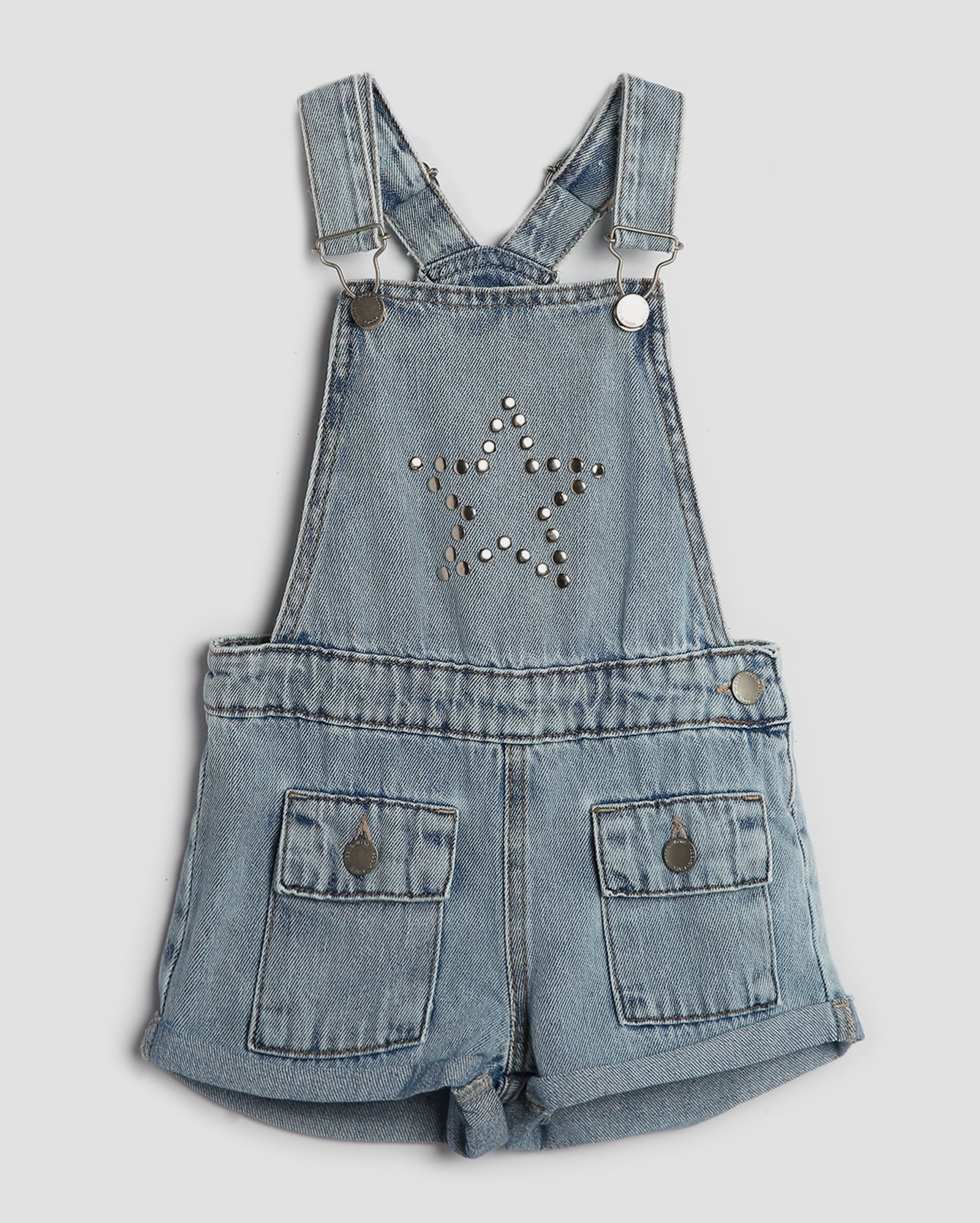 Jardineira jeans infantil estrela com tachas 4-10A denim claro | Pool Kids