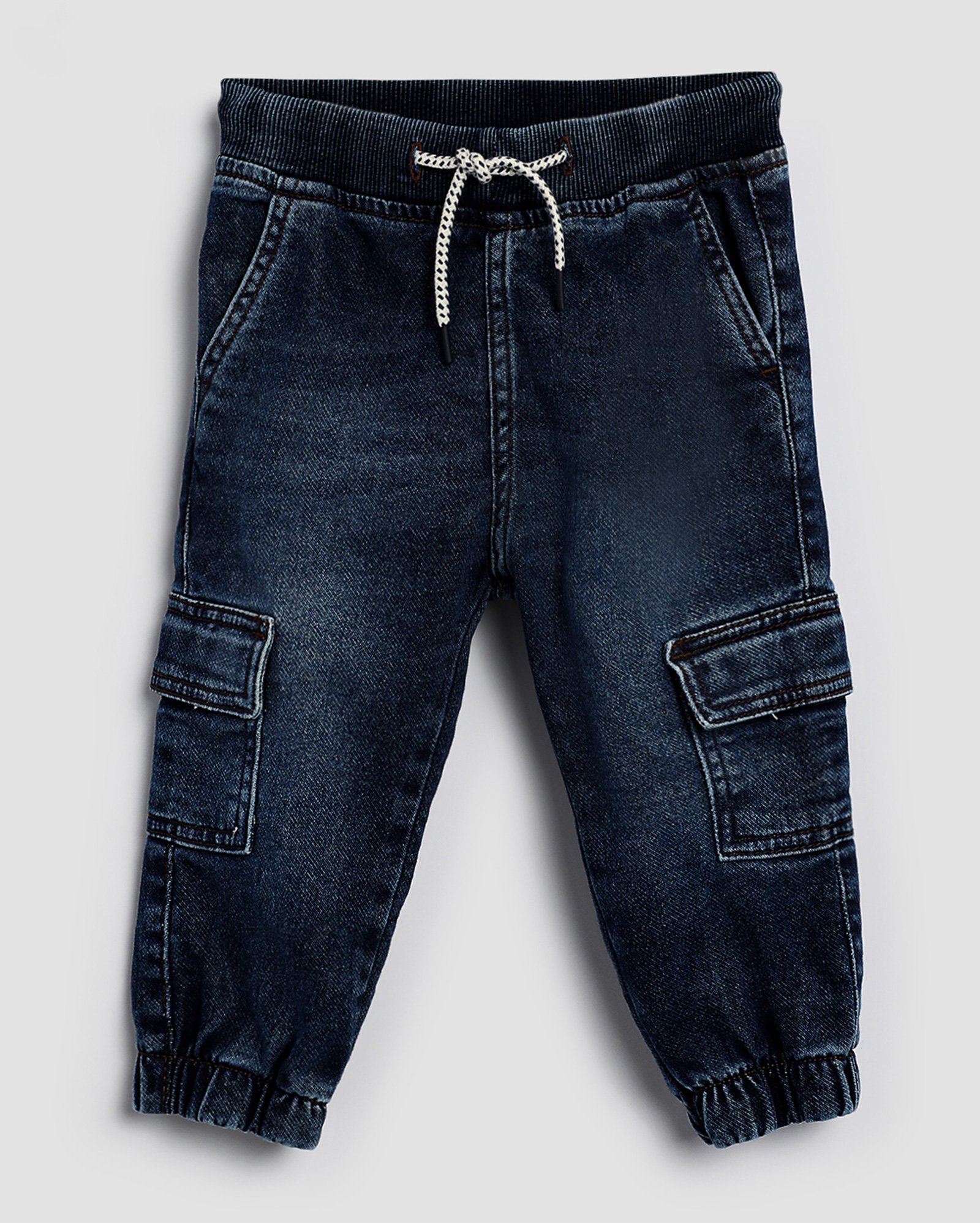 Calça jeans infantil jogger bolso cargo 1-4A denim escuro | Pool Kids