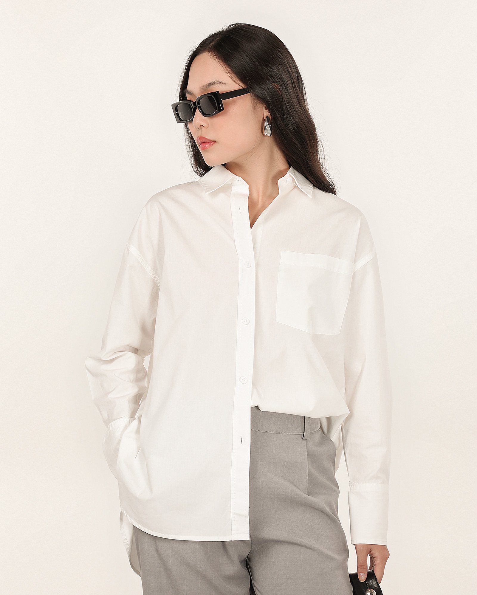 Camisa feminina ampla com bolso branca | Pool