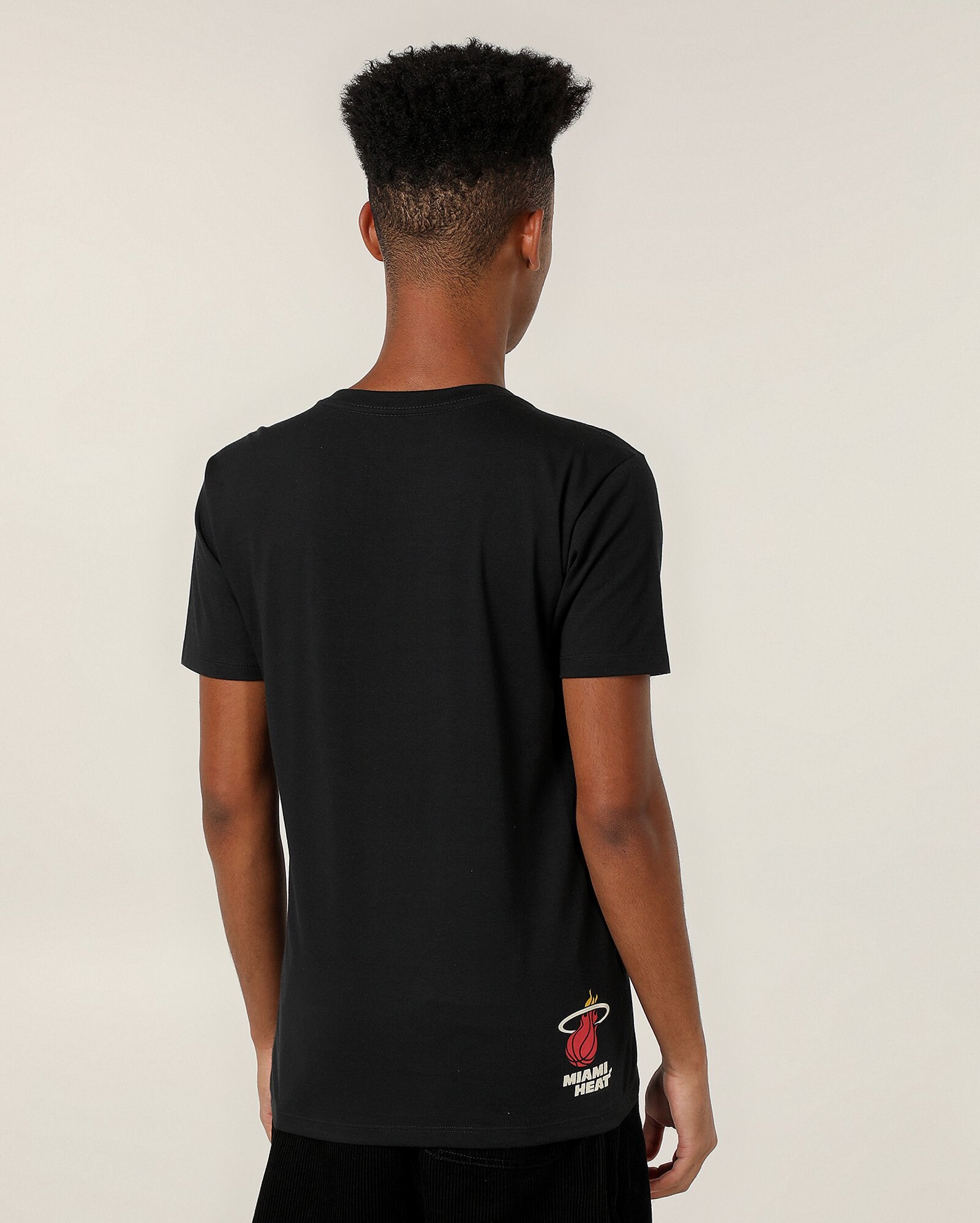Camiseta juvenil estampa Miami Heat preta | NBA — foto 2