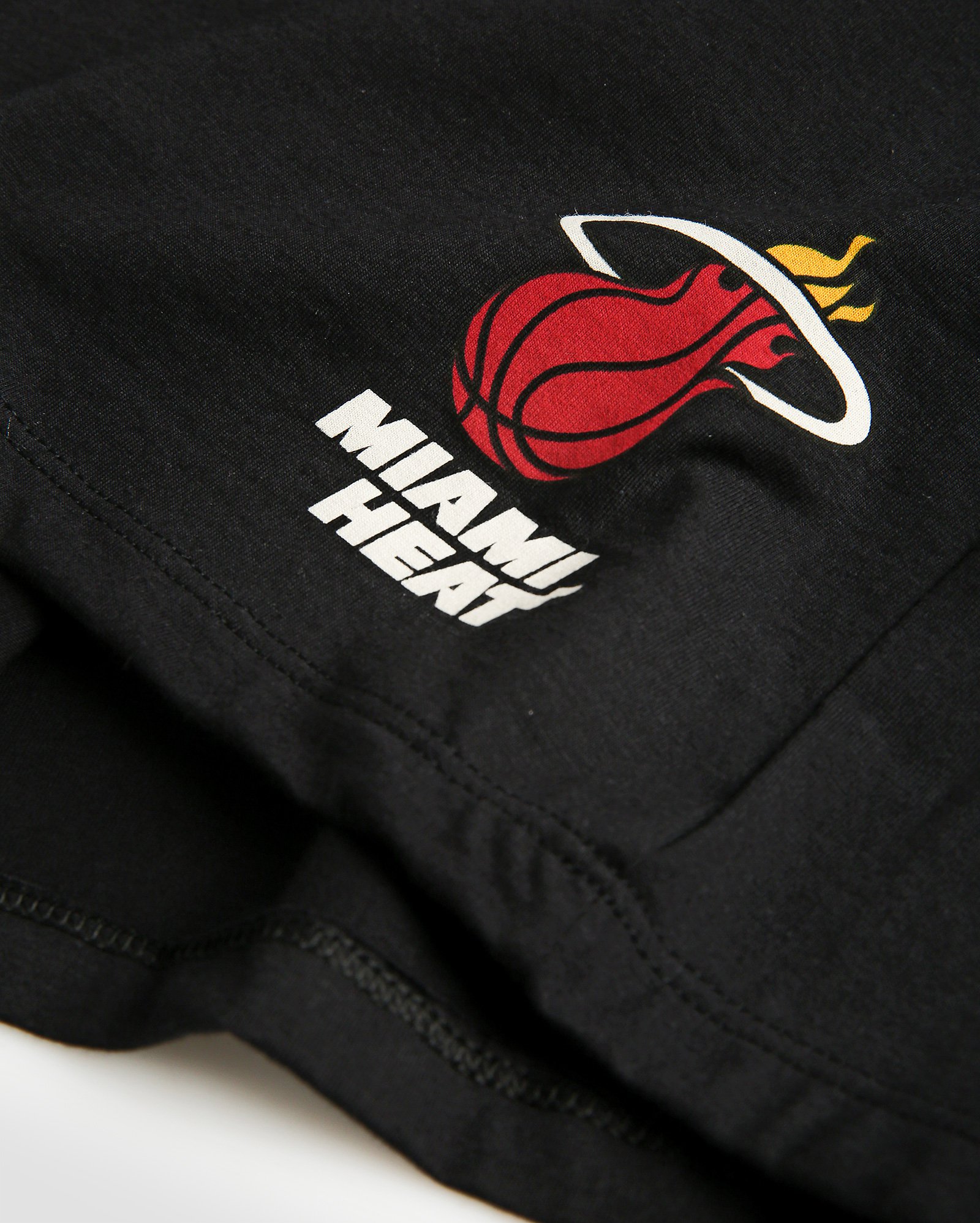 Camiseta juvenil estampa Miami Heat preta | NBA — foto 7