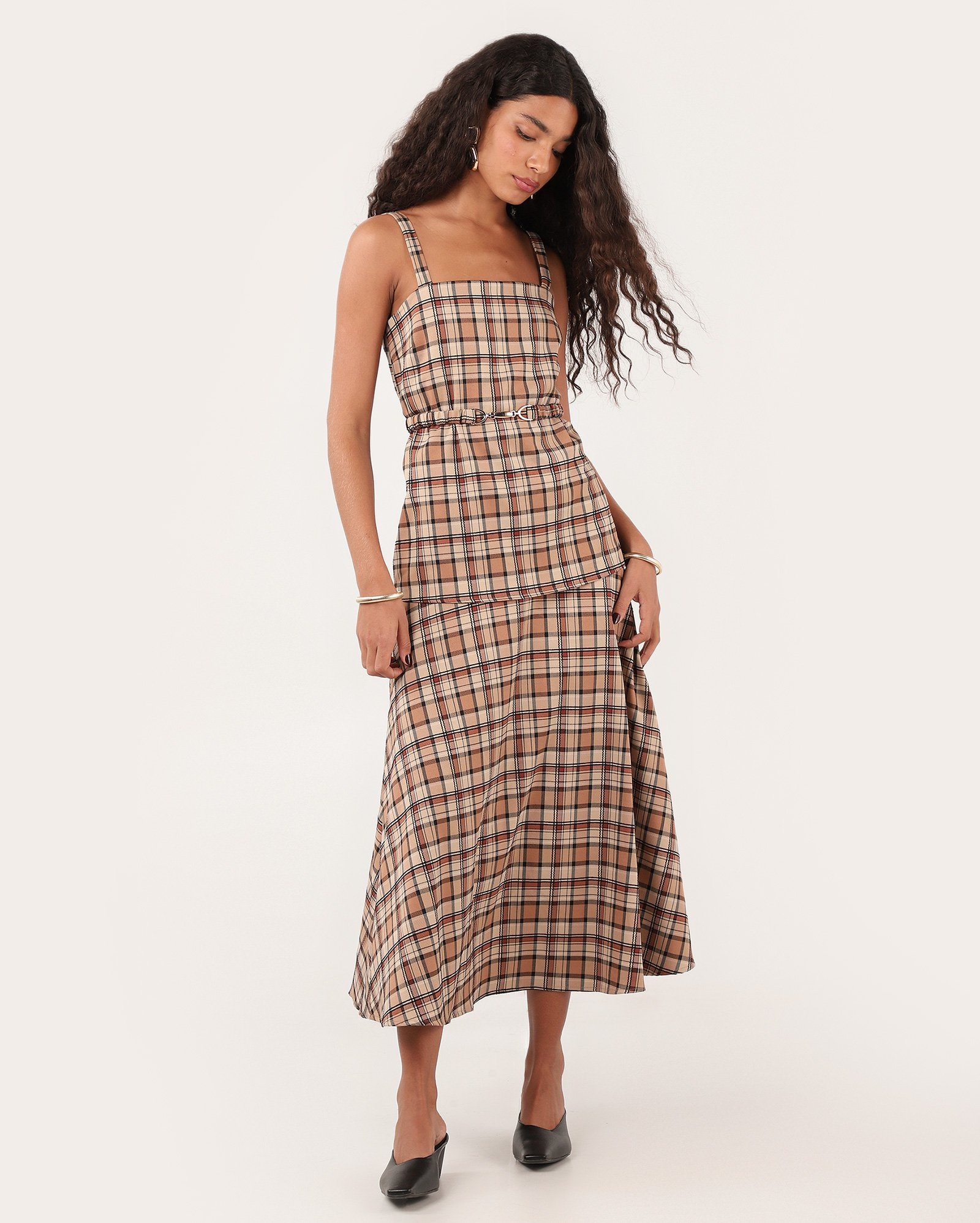 Vestido midi xadrez com cinto bege | Missinclof + Riachuelo — foto 3