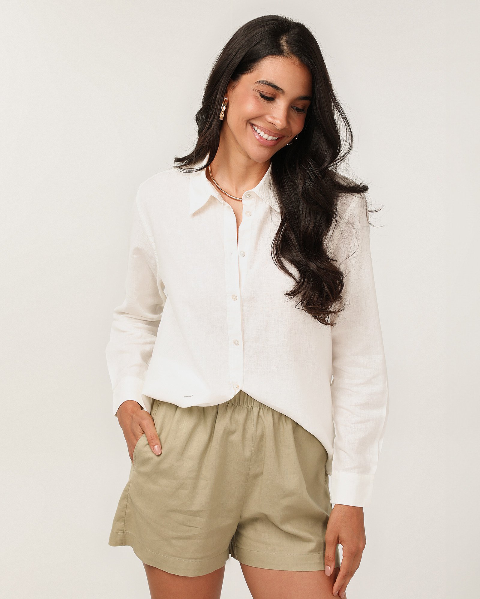 Short feminino em viscolinho cós elástico liso - Verde Musgo | Pool Basics