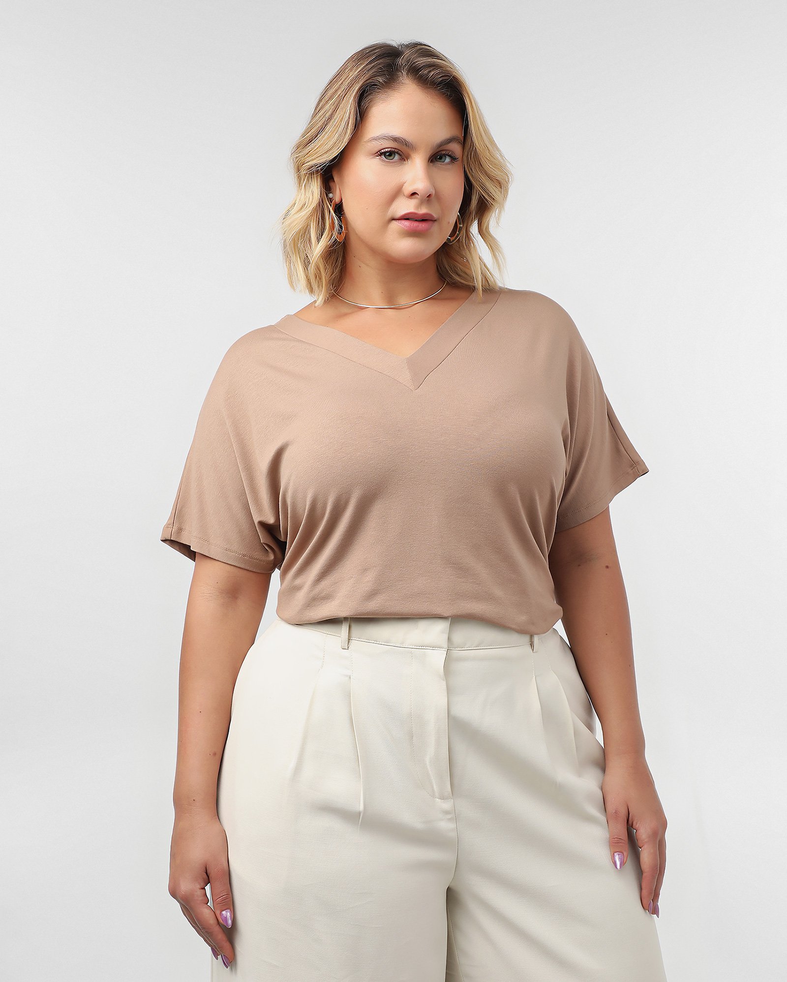 Blusa plus size feminina decote v - Marrom Claro | AK Plus