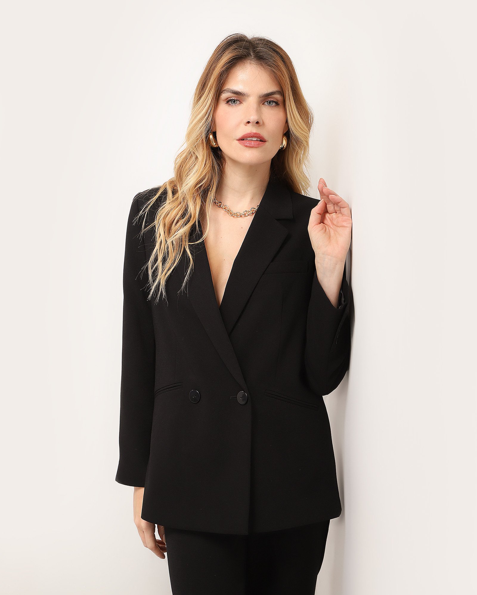 Blazer feminino alongado transpassado - Preto | AK by Riachuelo