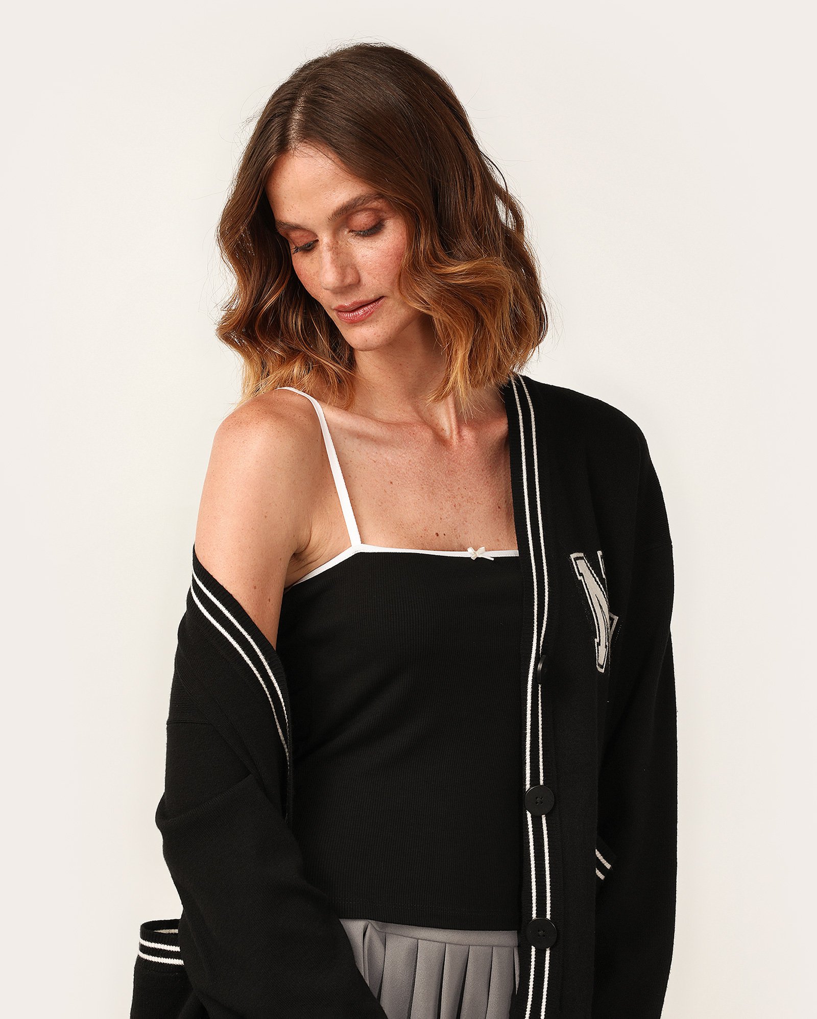 Regata feminina canelada decote quadrado com laço - Preto | Pool