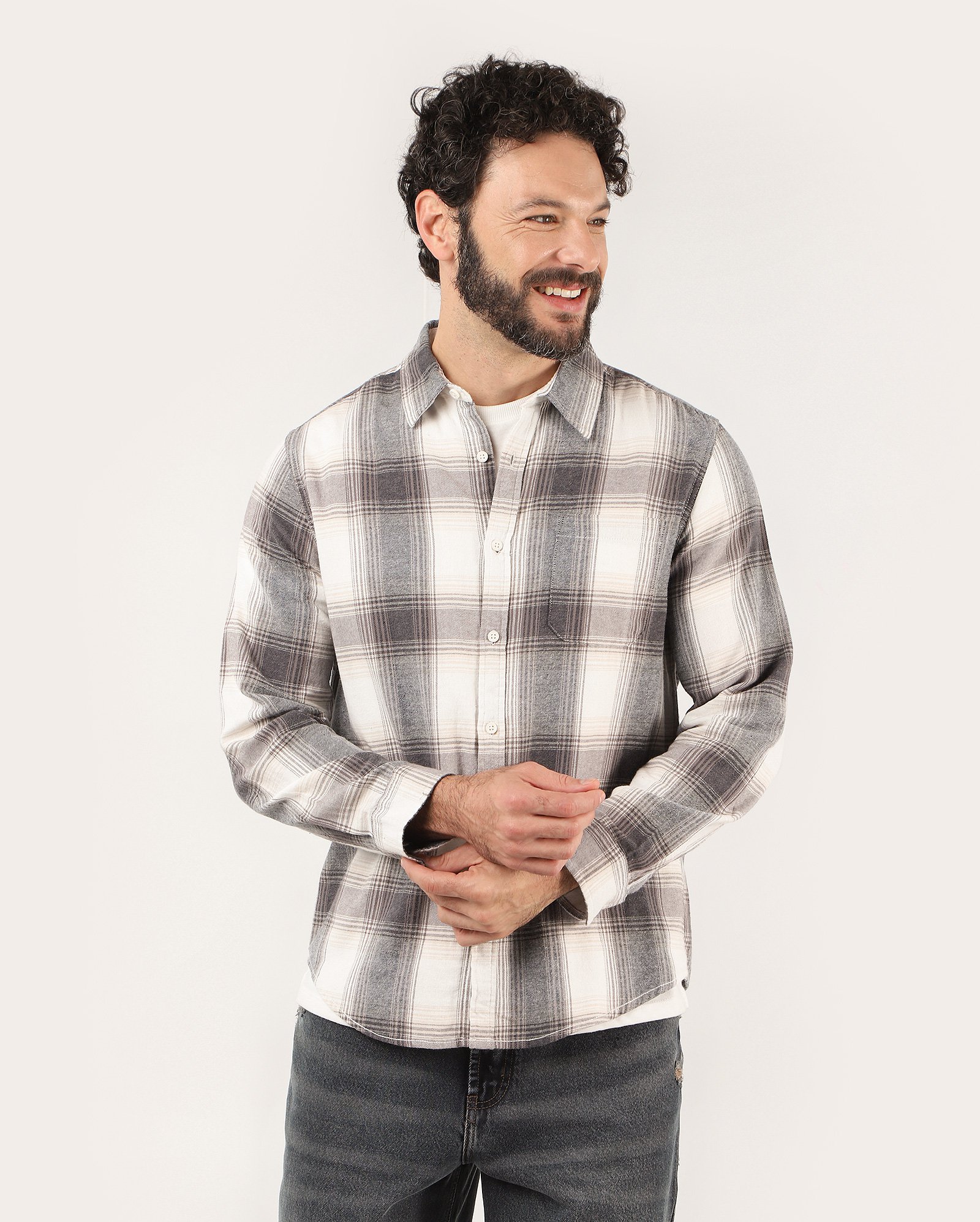 Camisa masculina regular flanelada com bolso xadrez - Cinza
