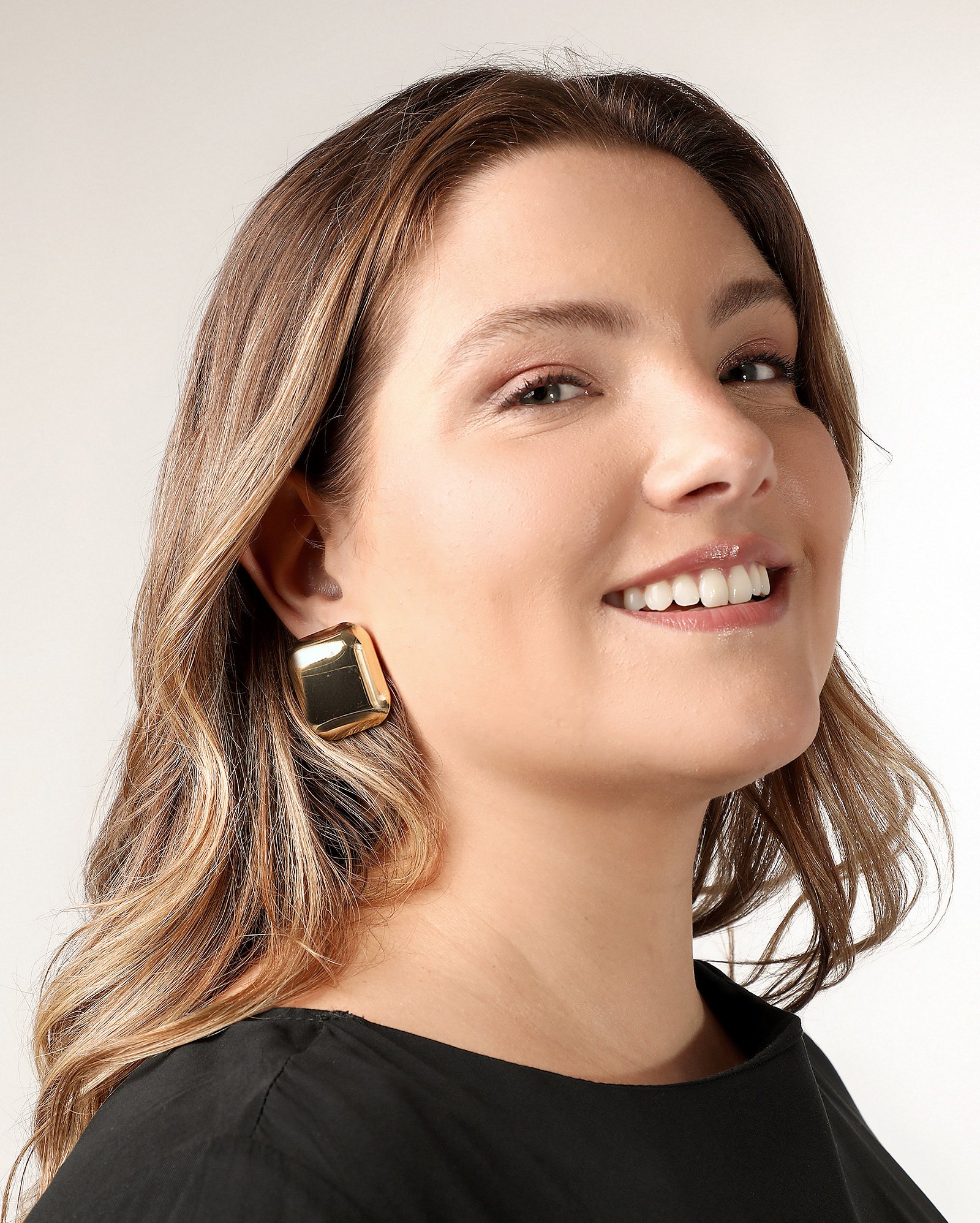 Brinco feminino maxi quadrado - Dourado | Accessori by Riachuelo