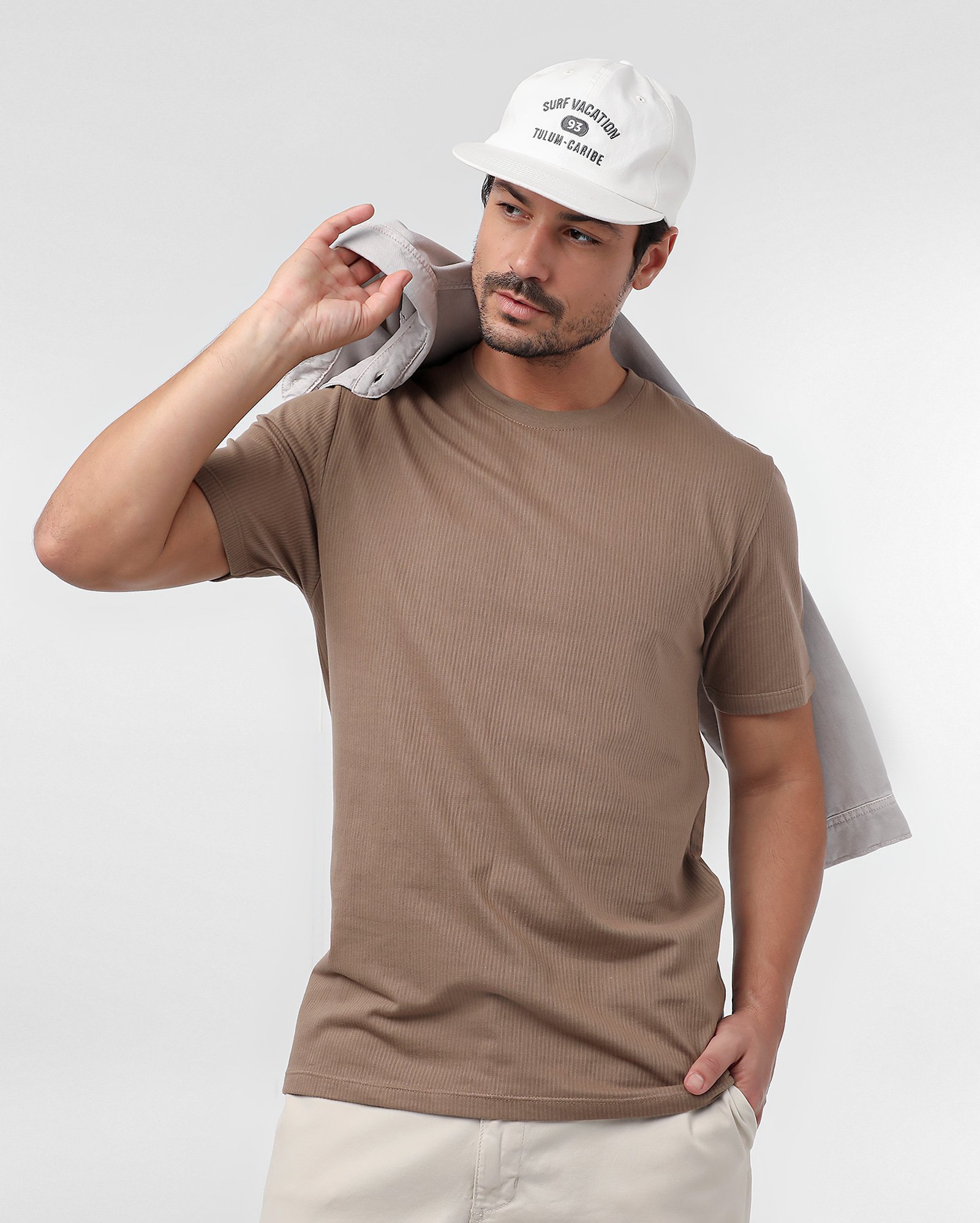 Camiseta masculina básica canelada - Marrom Claro