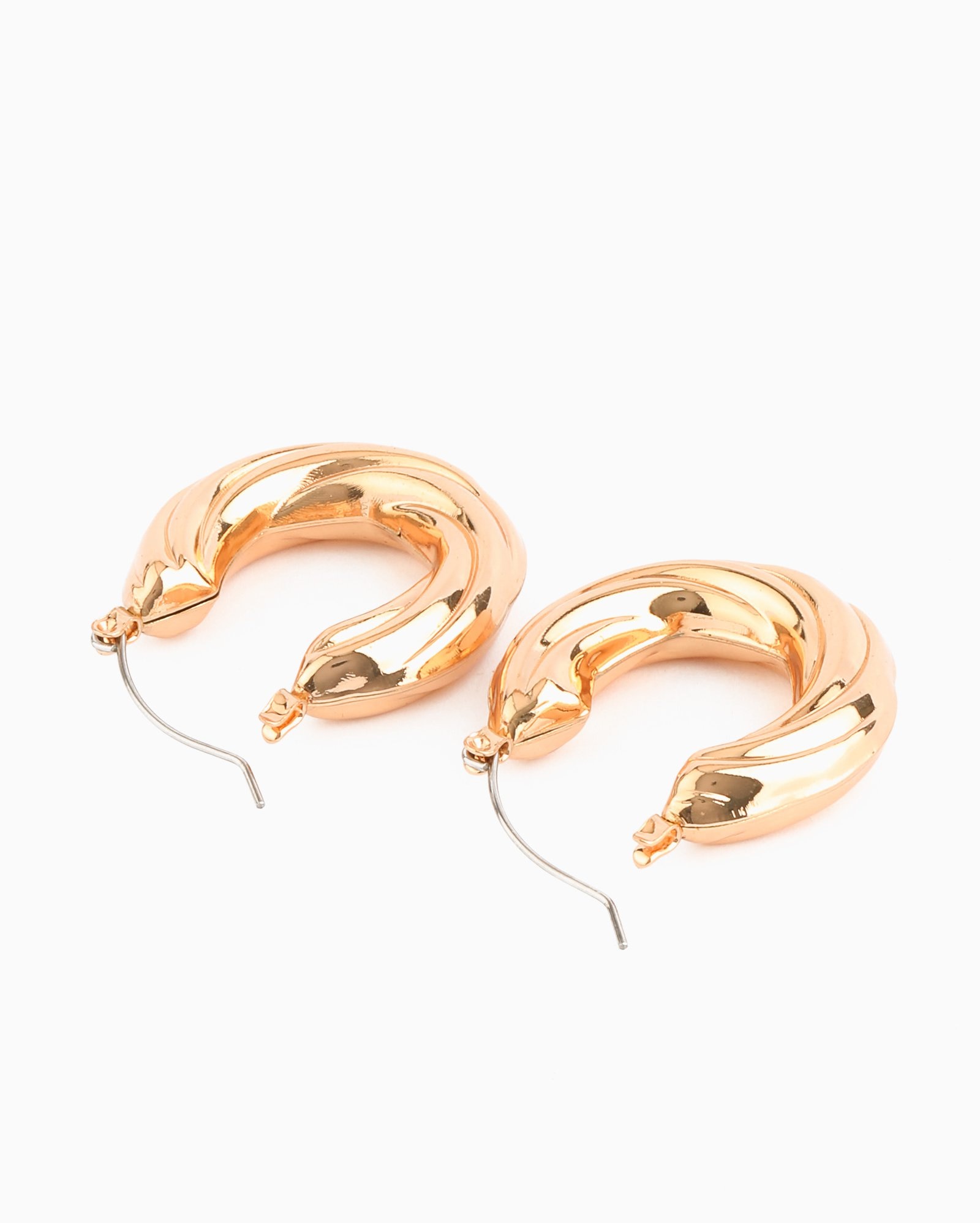 Brinco feminino argola grossa torcida dourado | Accessori by Riachuelo
