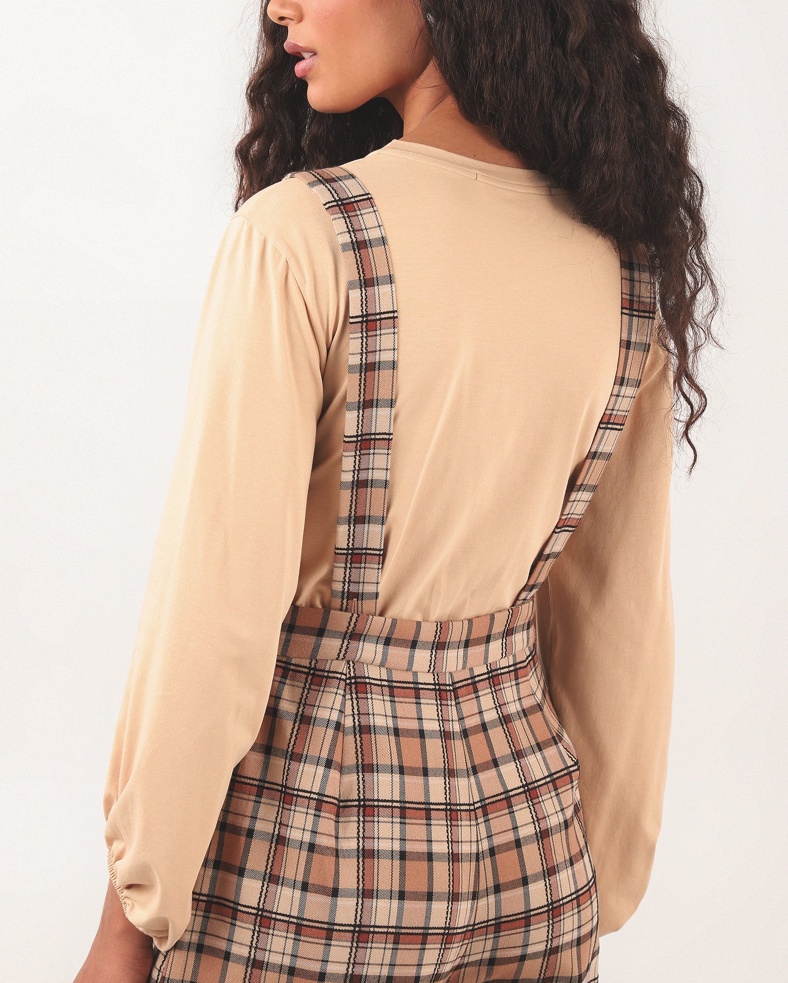 Macacão feminino xadrez com bolsos bege | Missinclof + Riachuelo — foto 5
