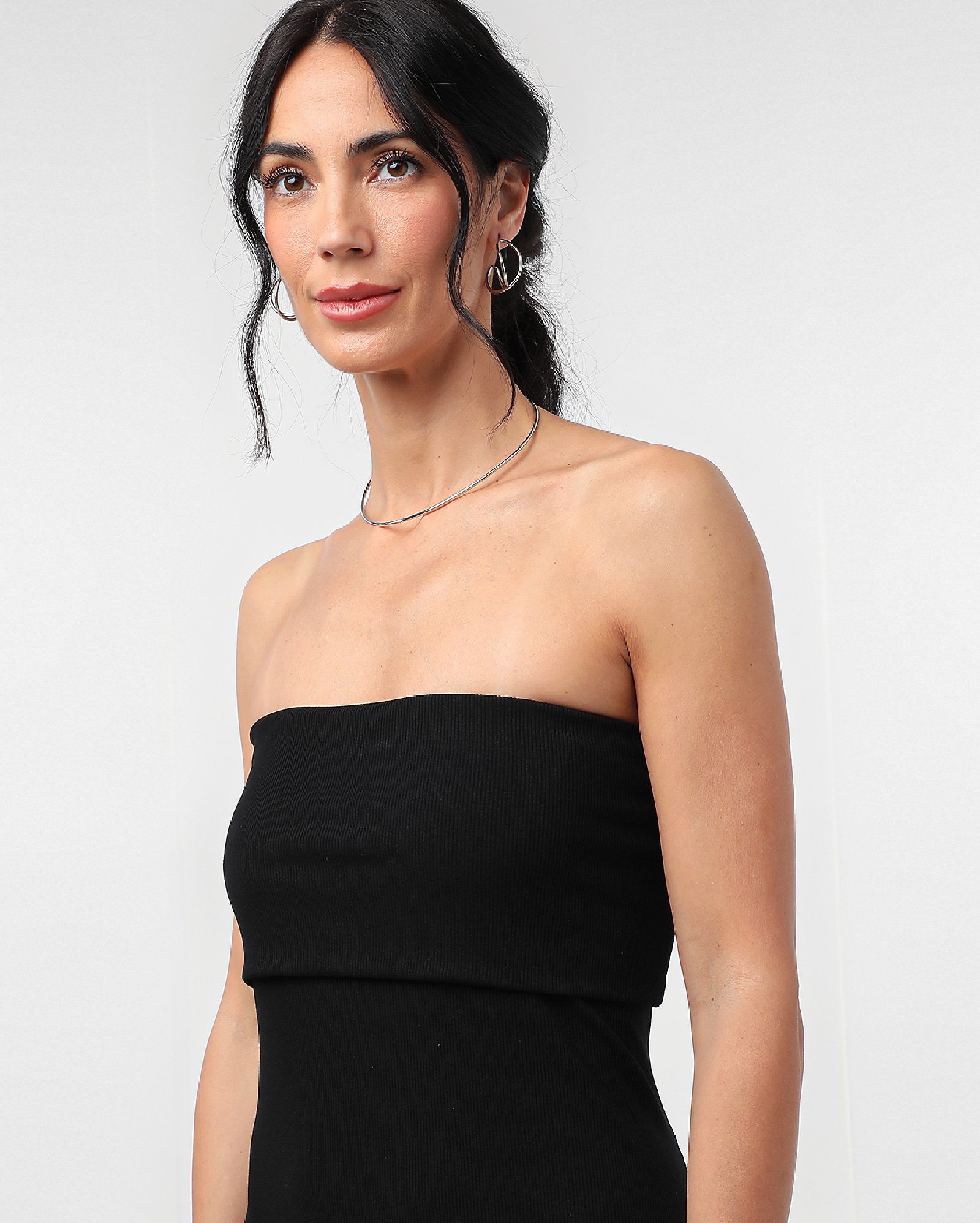 Vestido midi bandeau em viscose canelado - Preto — foto 4