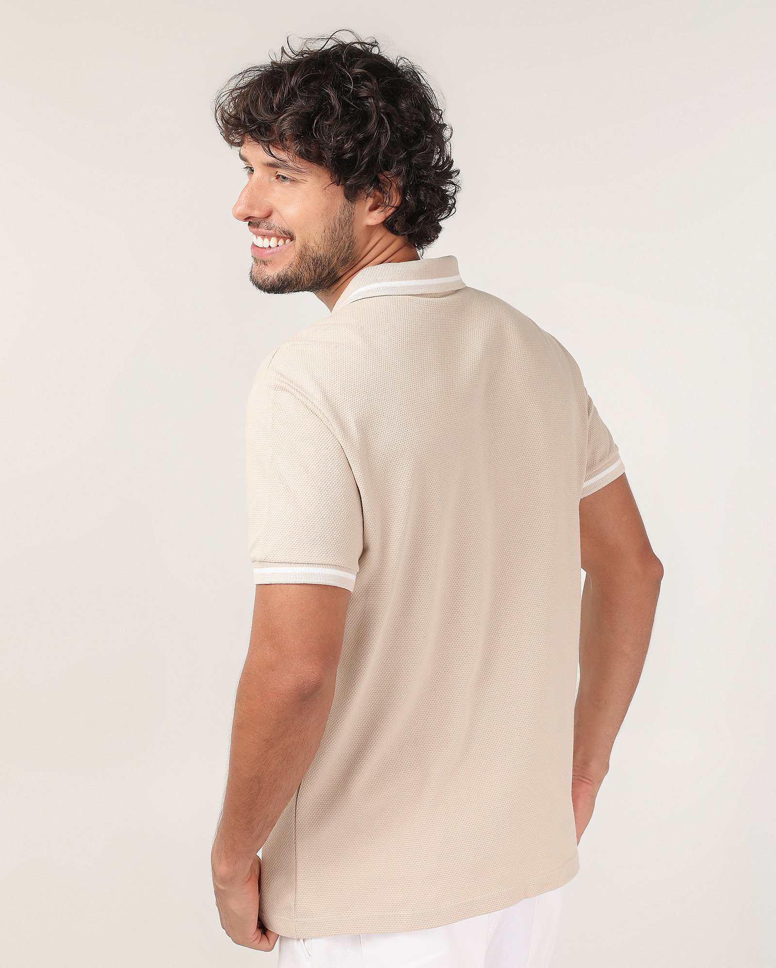 Camisa polo masculina malha em piquet - Bege Claro