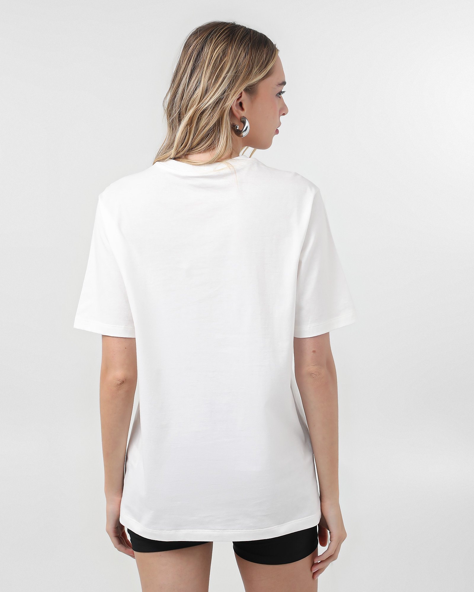 Camiseta feminina oversized urso ta pago branca | Pool — foto 6