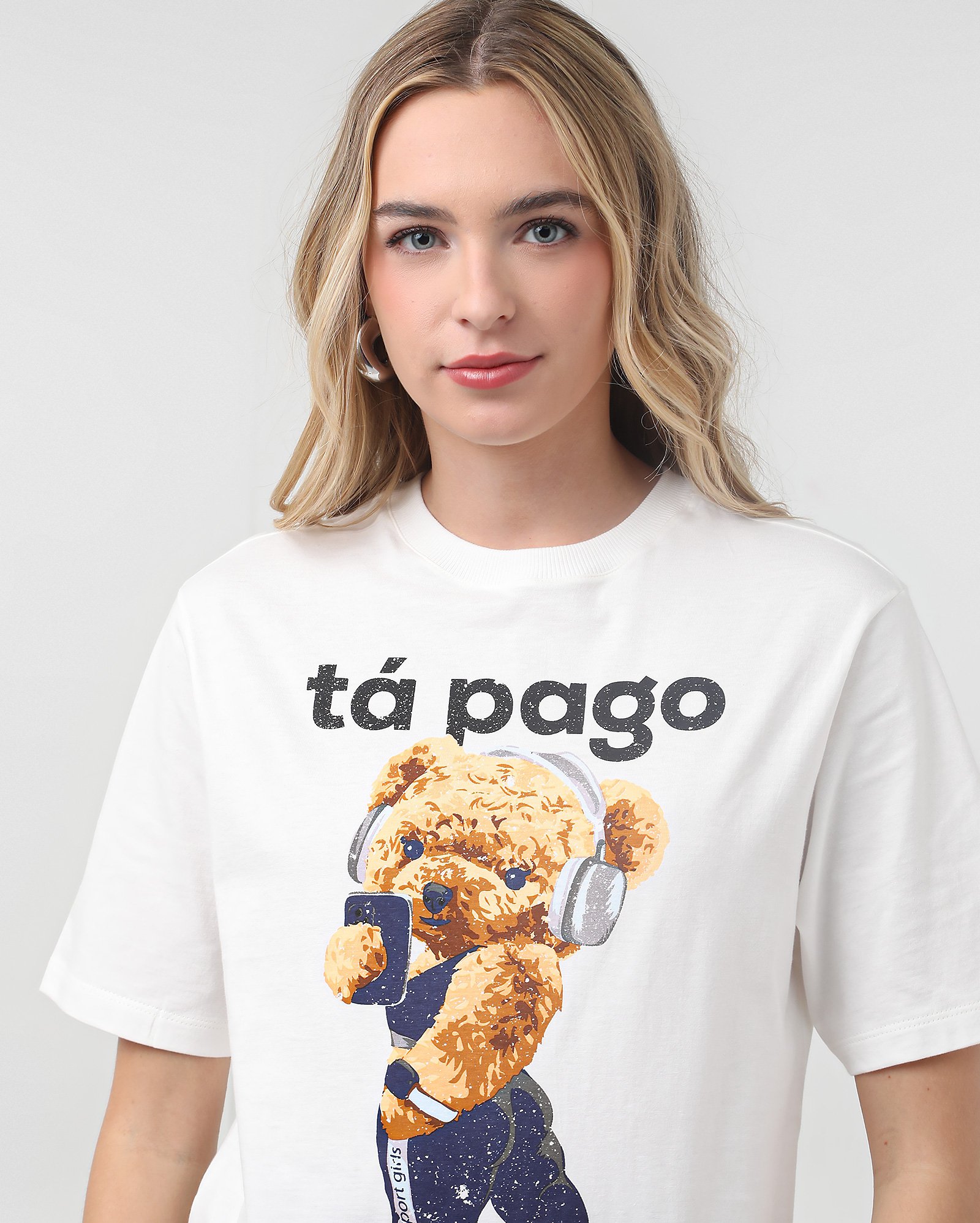 Camiseta feminina oversized urso ta pago branca | Pool — foto 4