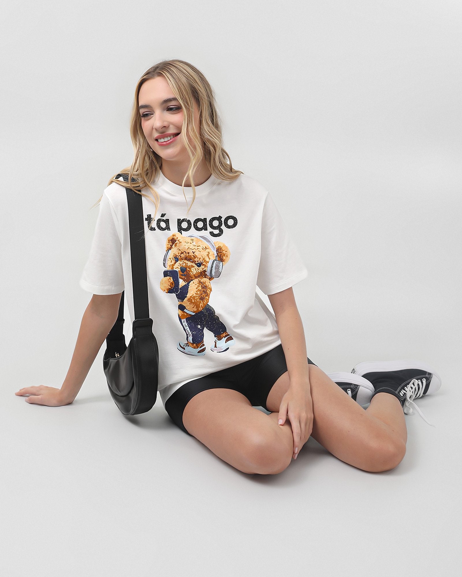 Camiseta feminina oversized urso ta pago branca | Pool — foto 2
