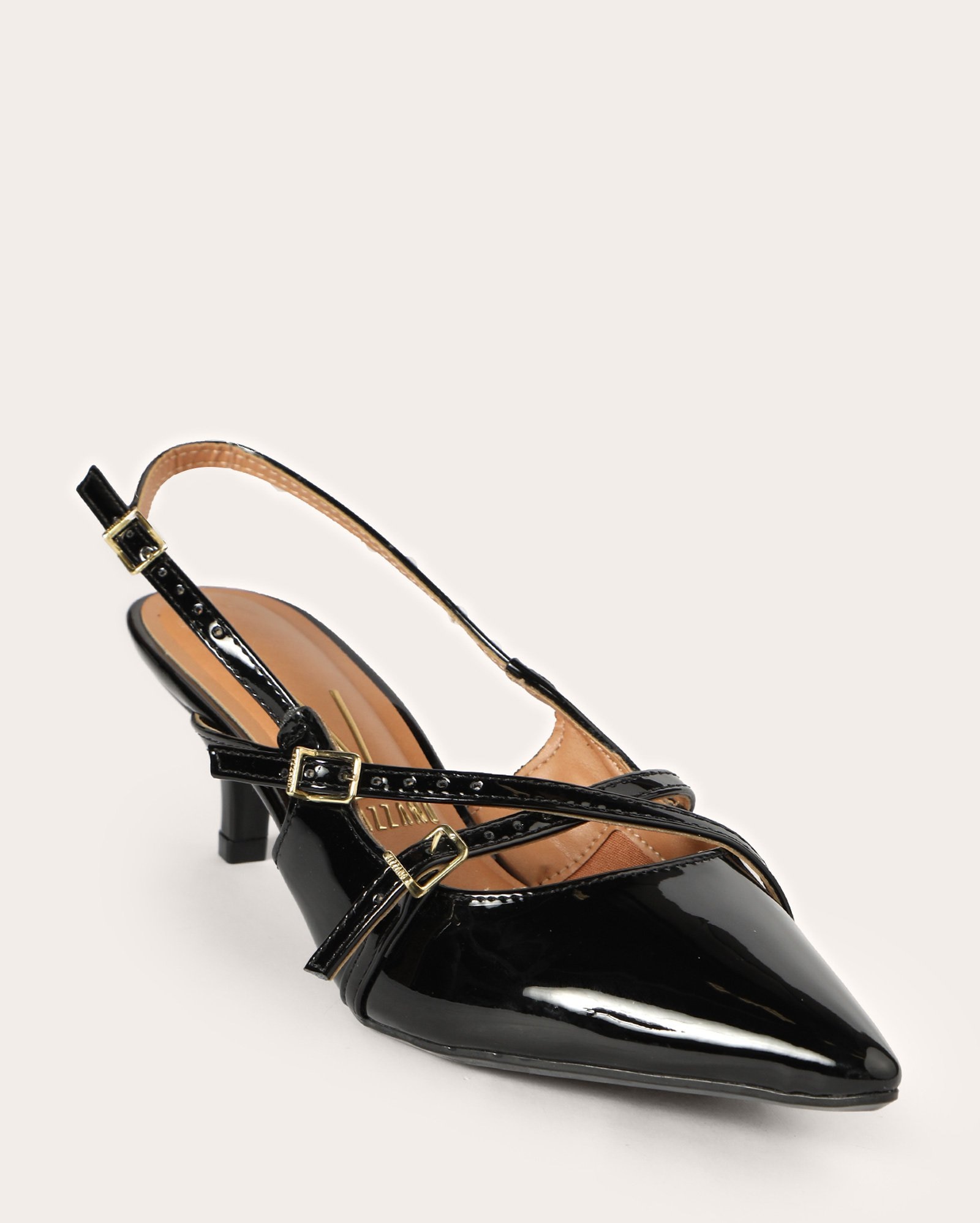Sapato scarpin verniz salto baixo com fivelas - Preto | Vizzano